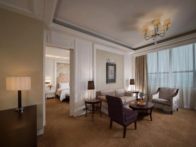 Bed in Vienna Hotel Shenzhen Exibition Center