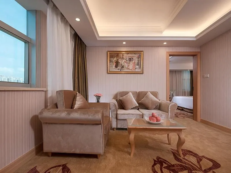 Vienna International Hotel Shenzhen Jingtian
