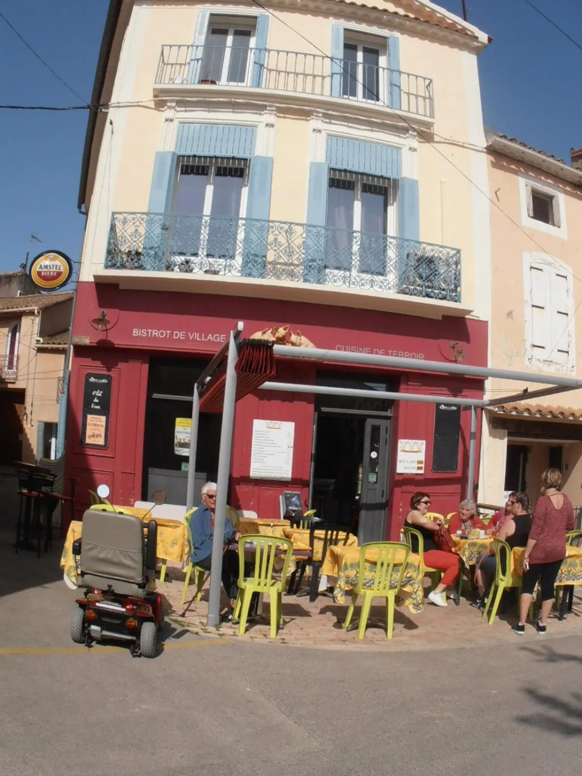 Restaurant/places to eat in L'Orchidée