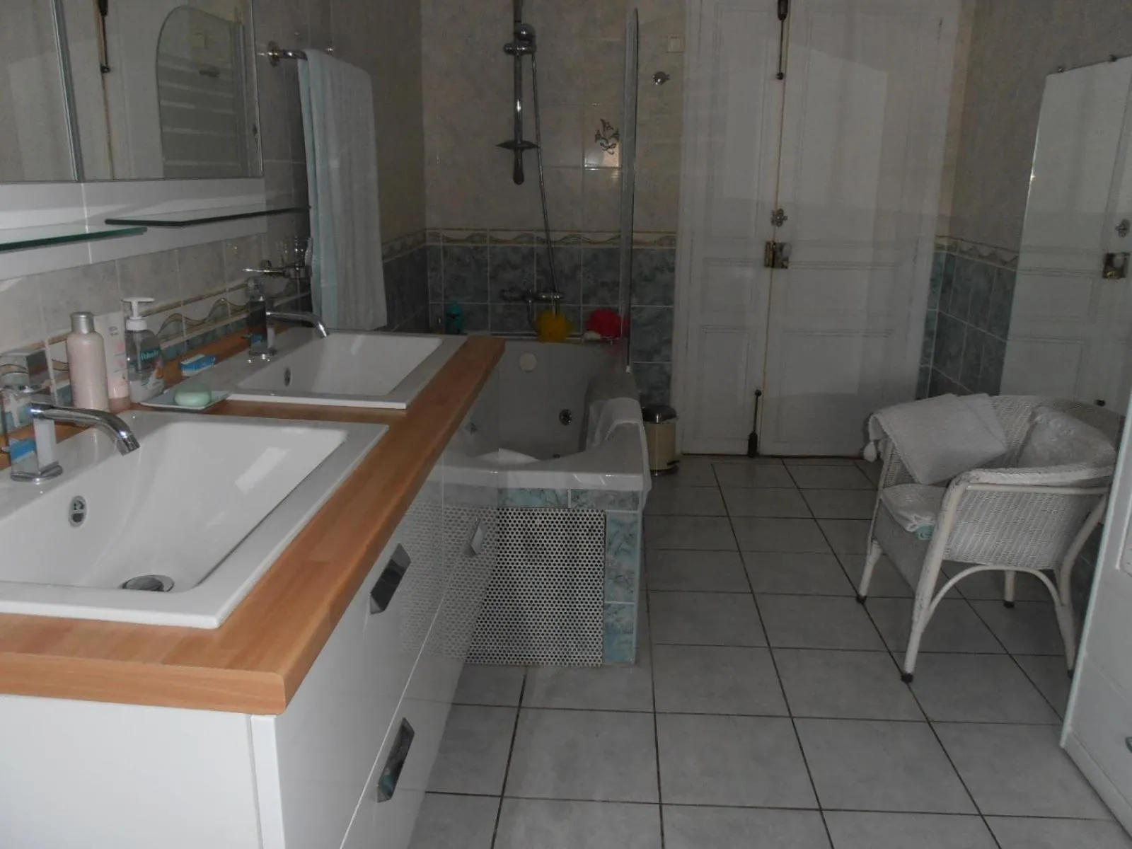 Bathroom in L'Orchidée