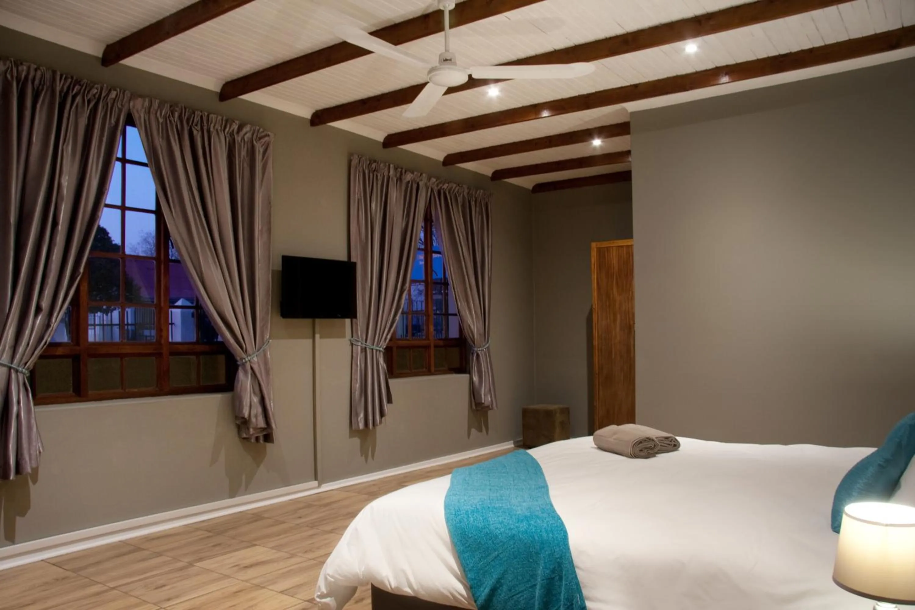 Photo of the whole room, Bed in Hendersons Lodge Ltd