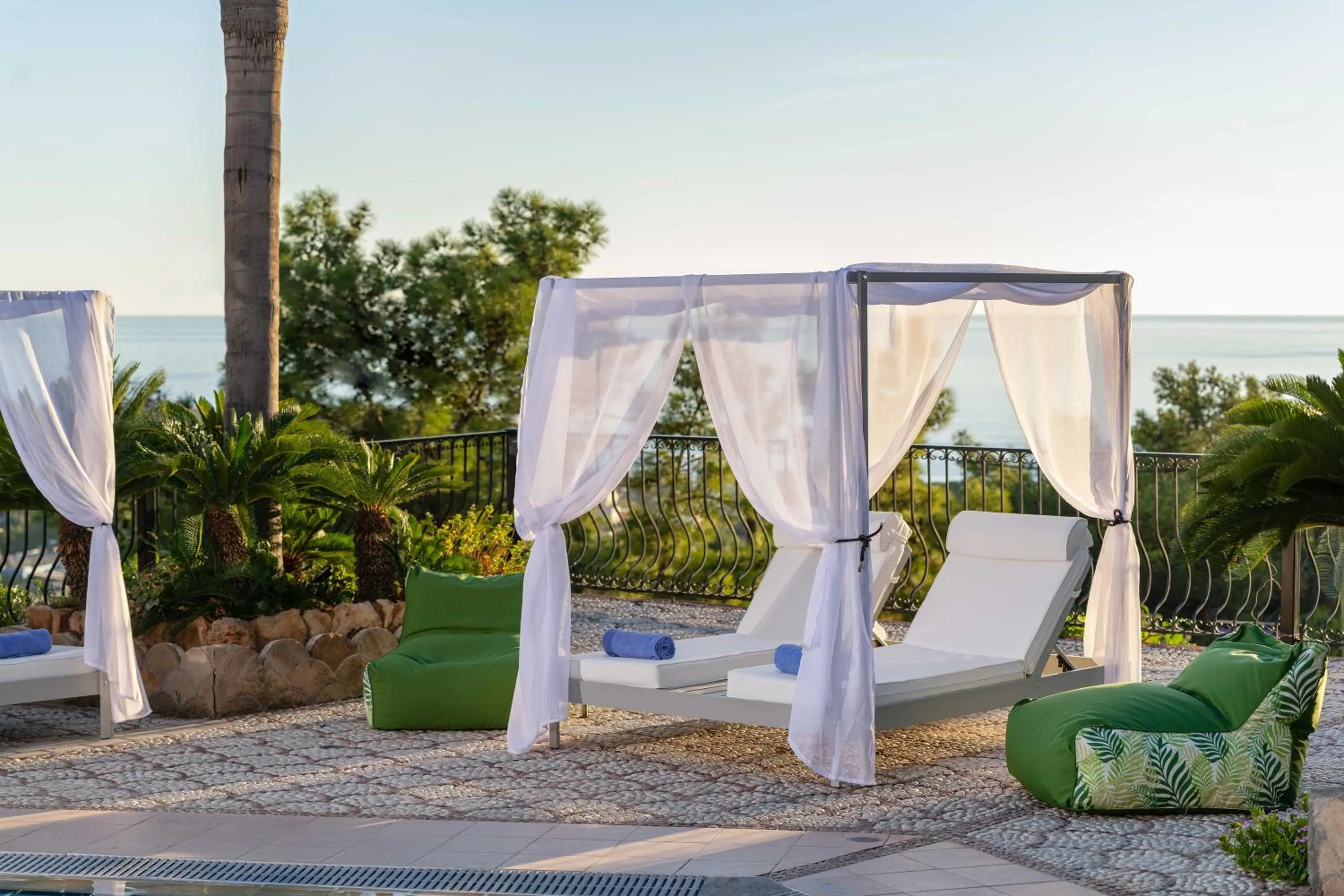 Area and facilities in Pefkos View Suites & Maisonette