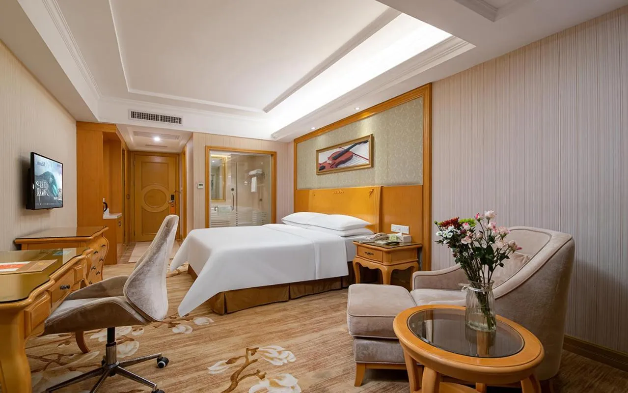 Vienna Hotel Shenzhen Longhua Renmin South Road
