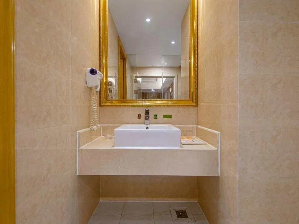 Vienna Hotel Shenzhen Longhua Renmin South Road