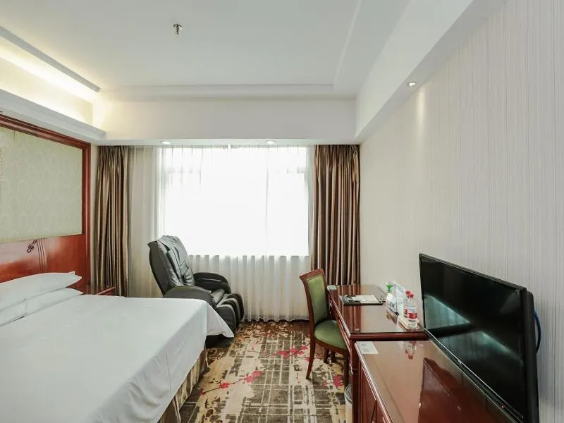 Bed in Vienna Hotel Dongguan Hou street Wanda Plaza