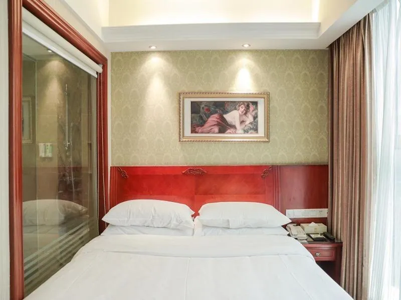 Bed in Vienna Hotel Dongguan Hou street Wanda Plaza