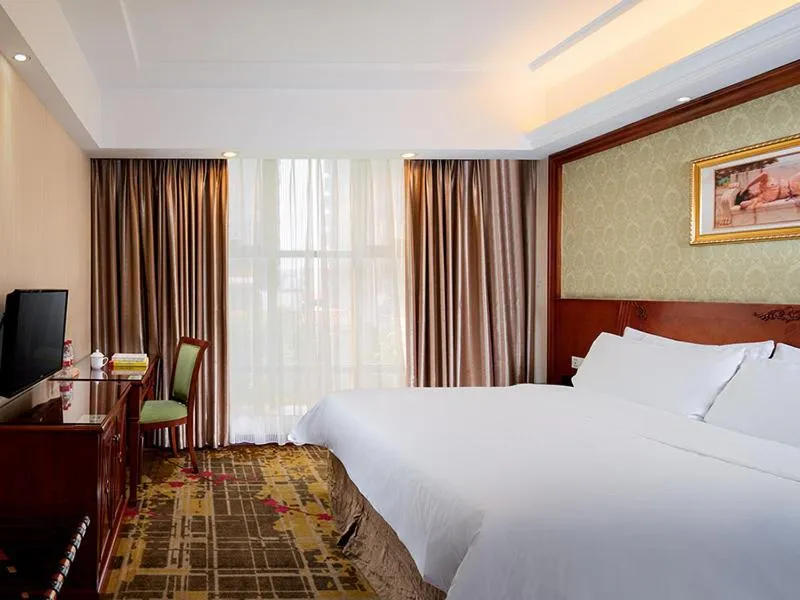 Bed in Vienna Hotel Dongguan Hou street Wanda Plaza