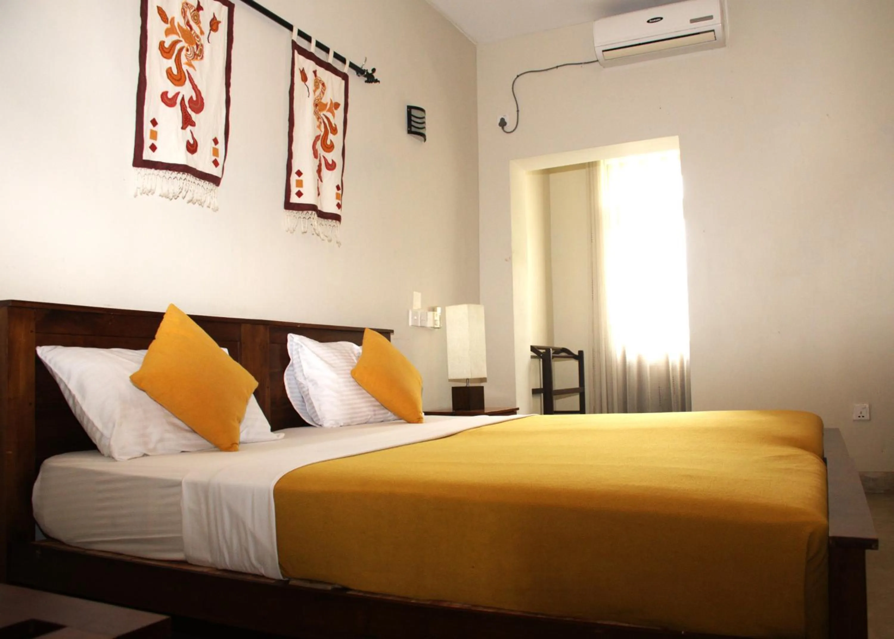 Photo of the whole room, Bed in Jack Tree Lodge