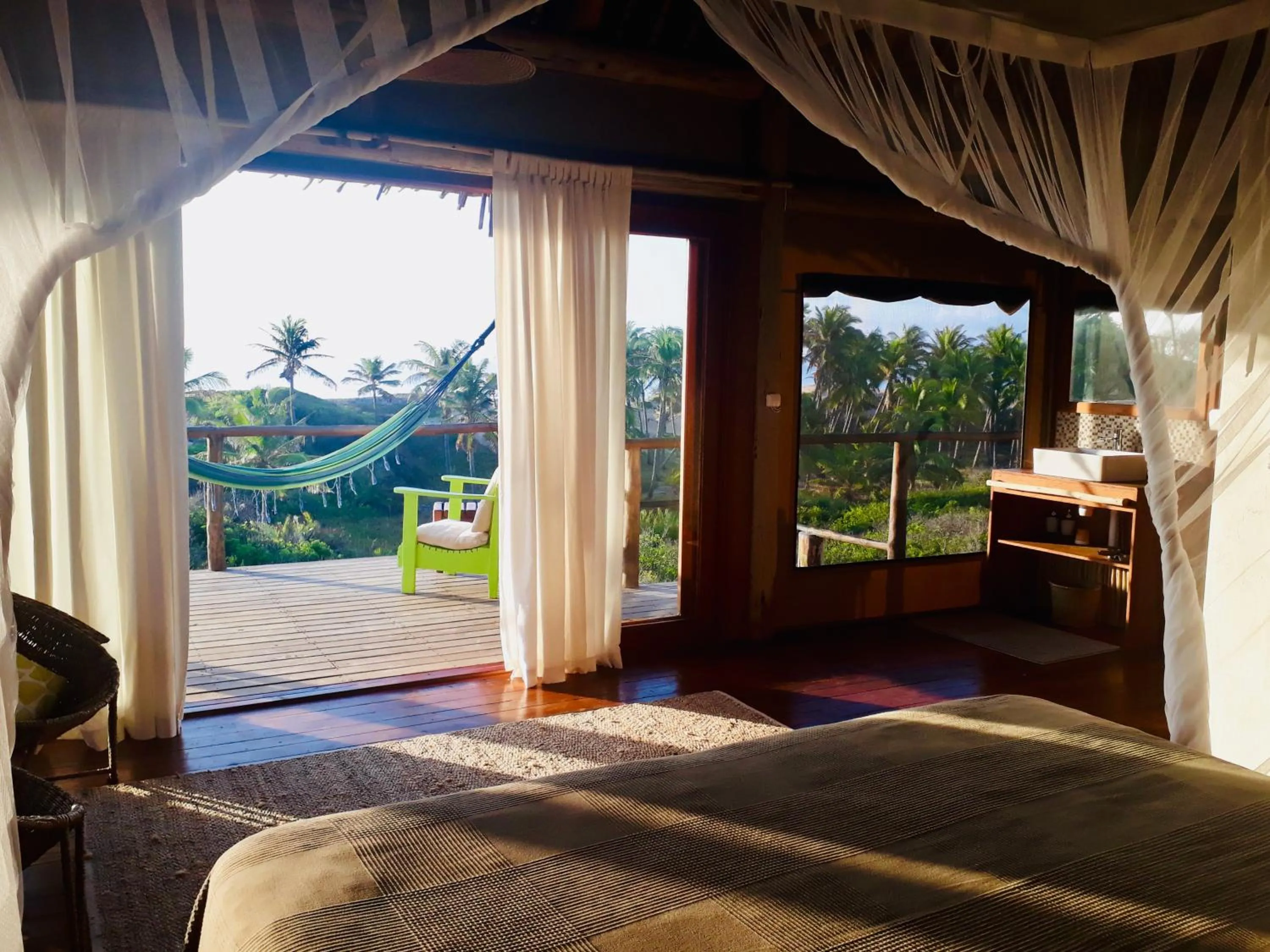 Bedroom, Bed in Travessia Beach Lodge