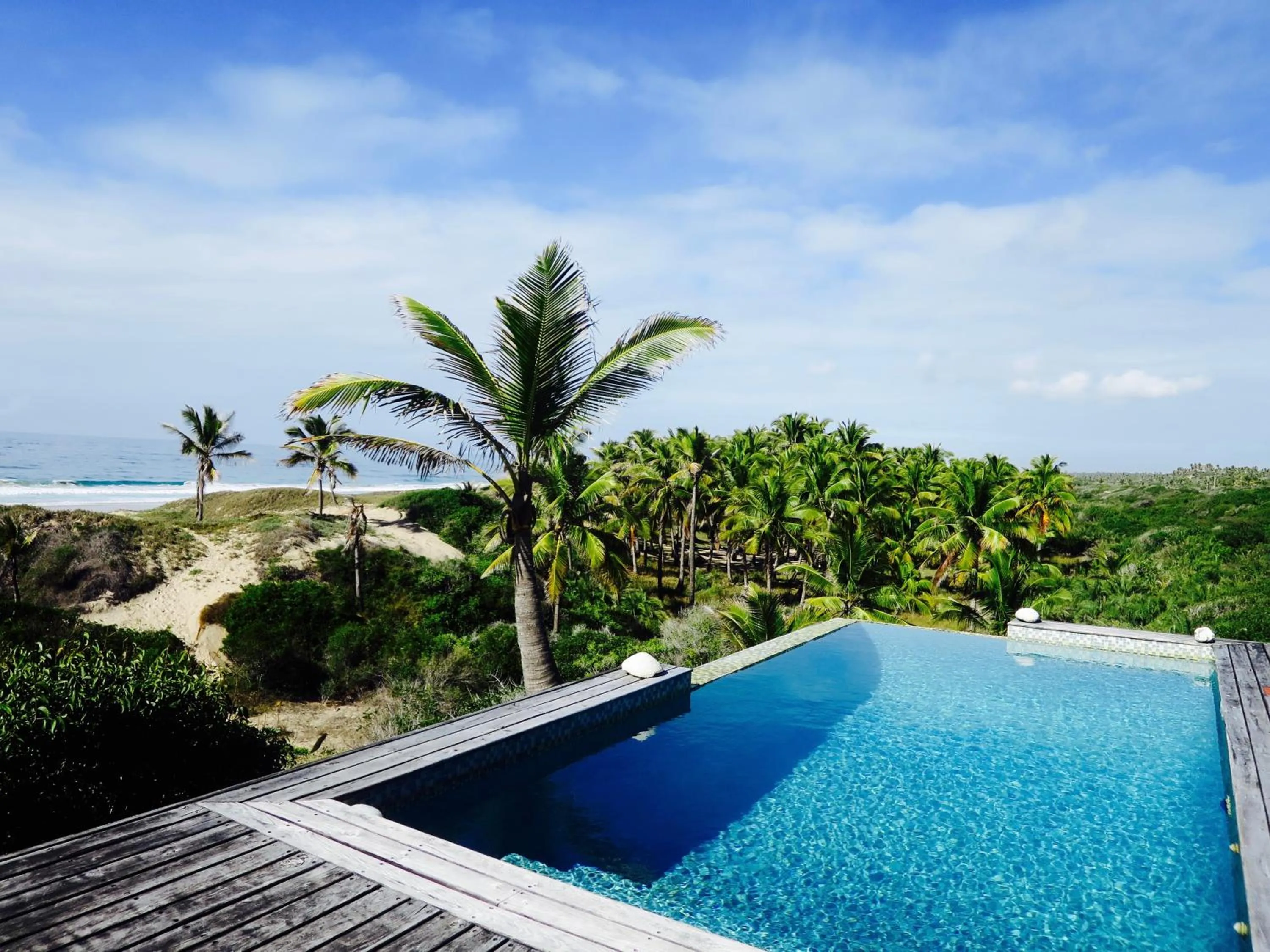 Swimming pool in Travessia Beach Lodge