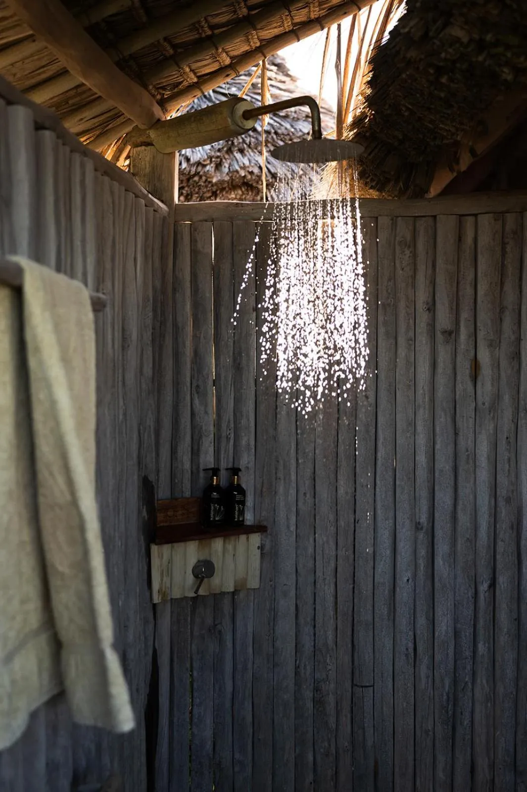 Shower in Travessia Beach Lodge