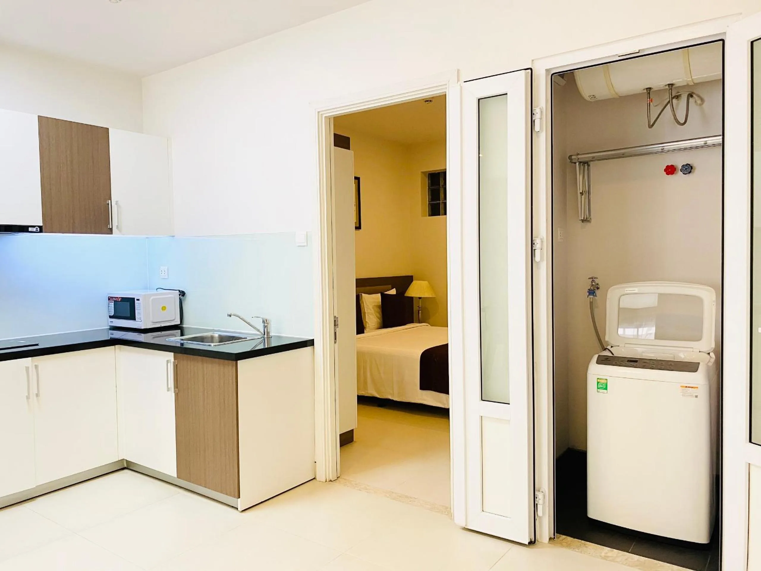 Kitchen or kitchenette in Glenwood Suites