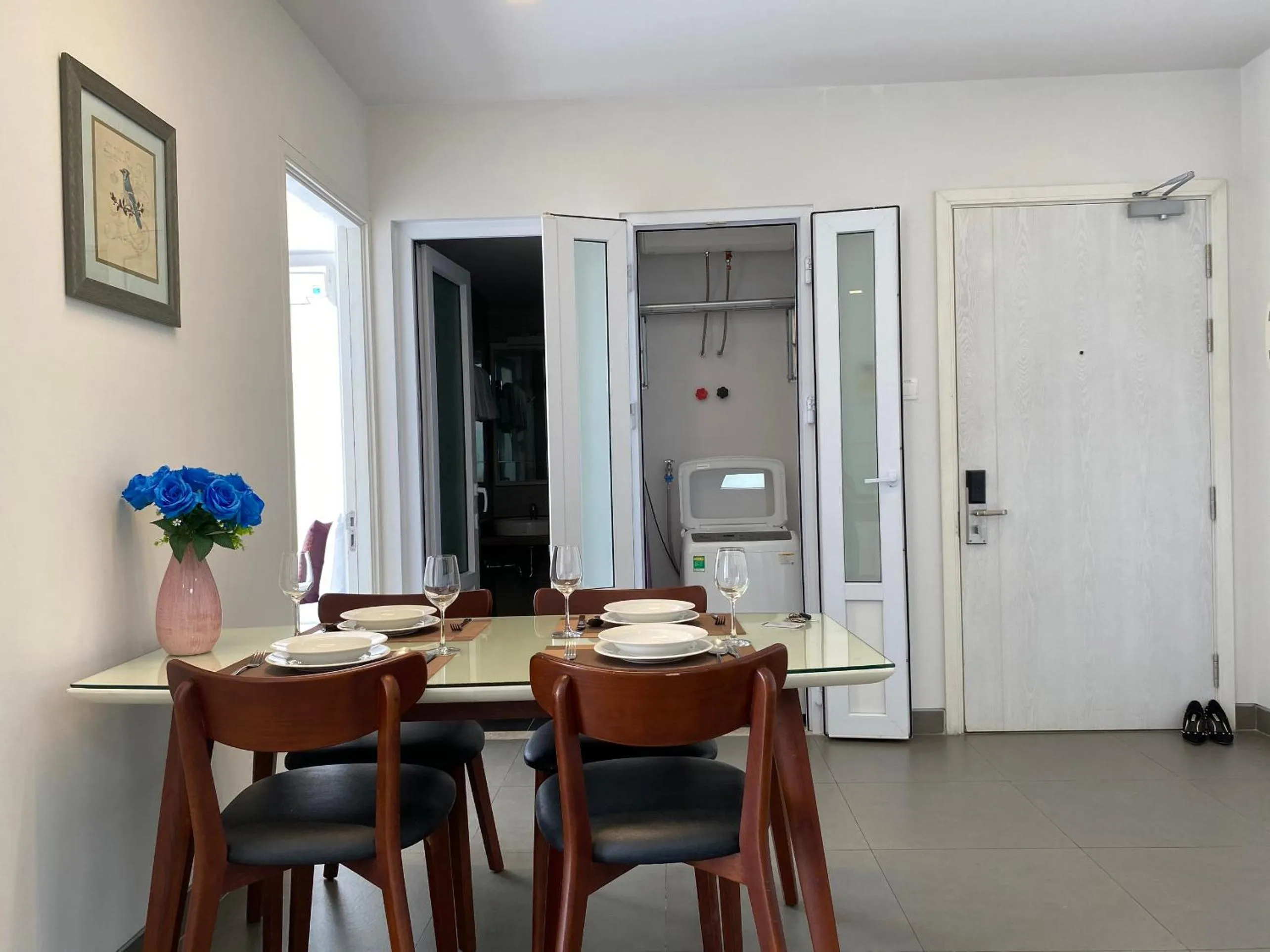 Dining area in Glenwood Suites