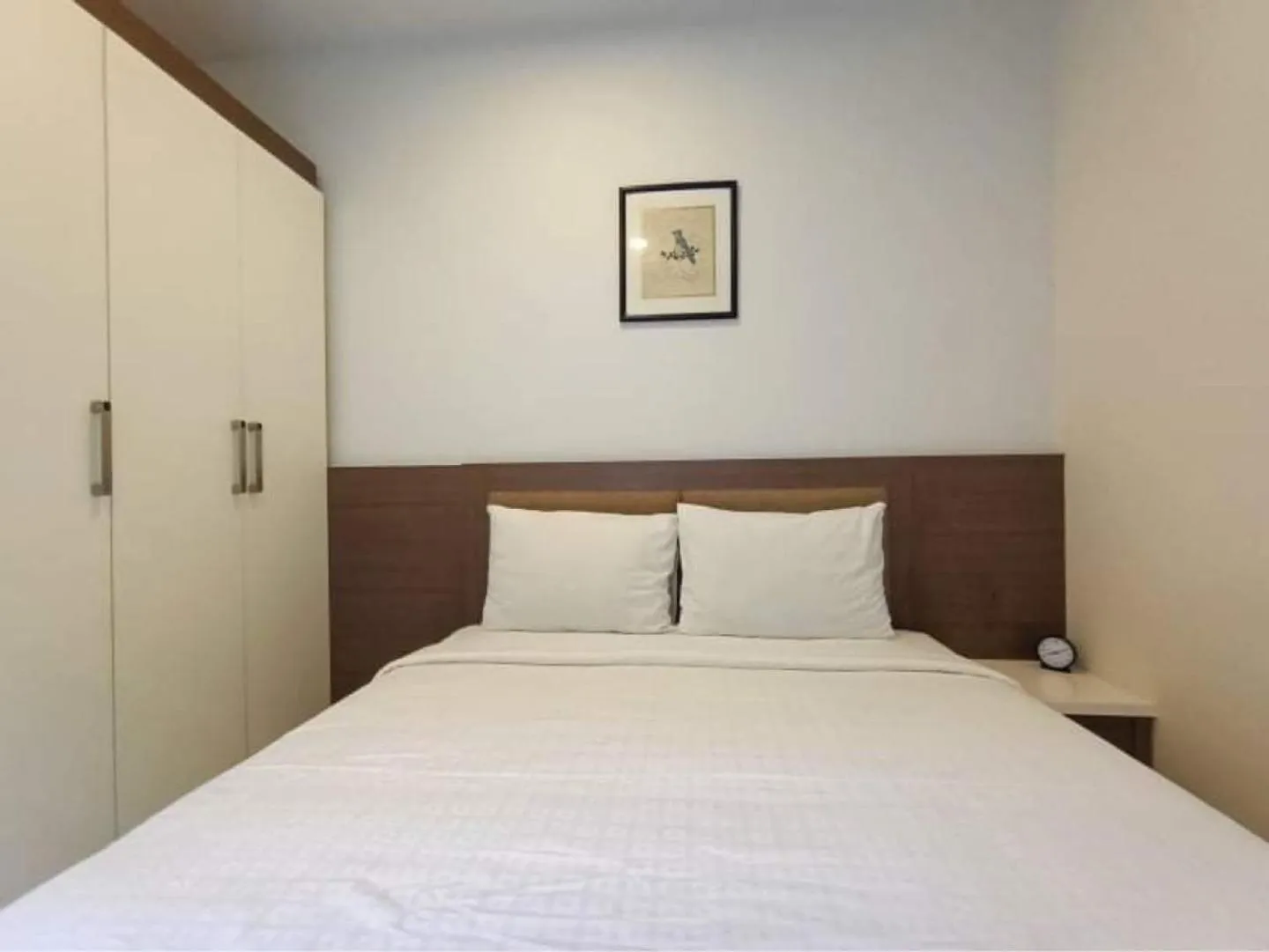 Bedroom, Bed in Glenwood Suites