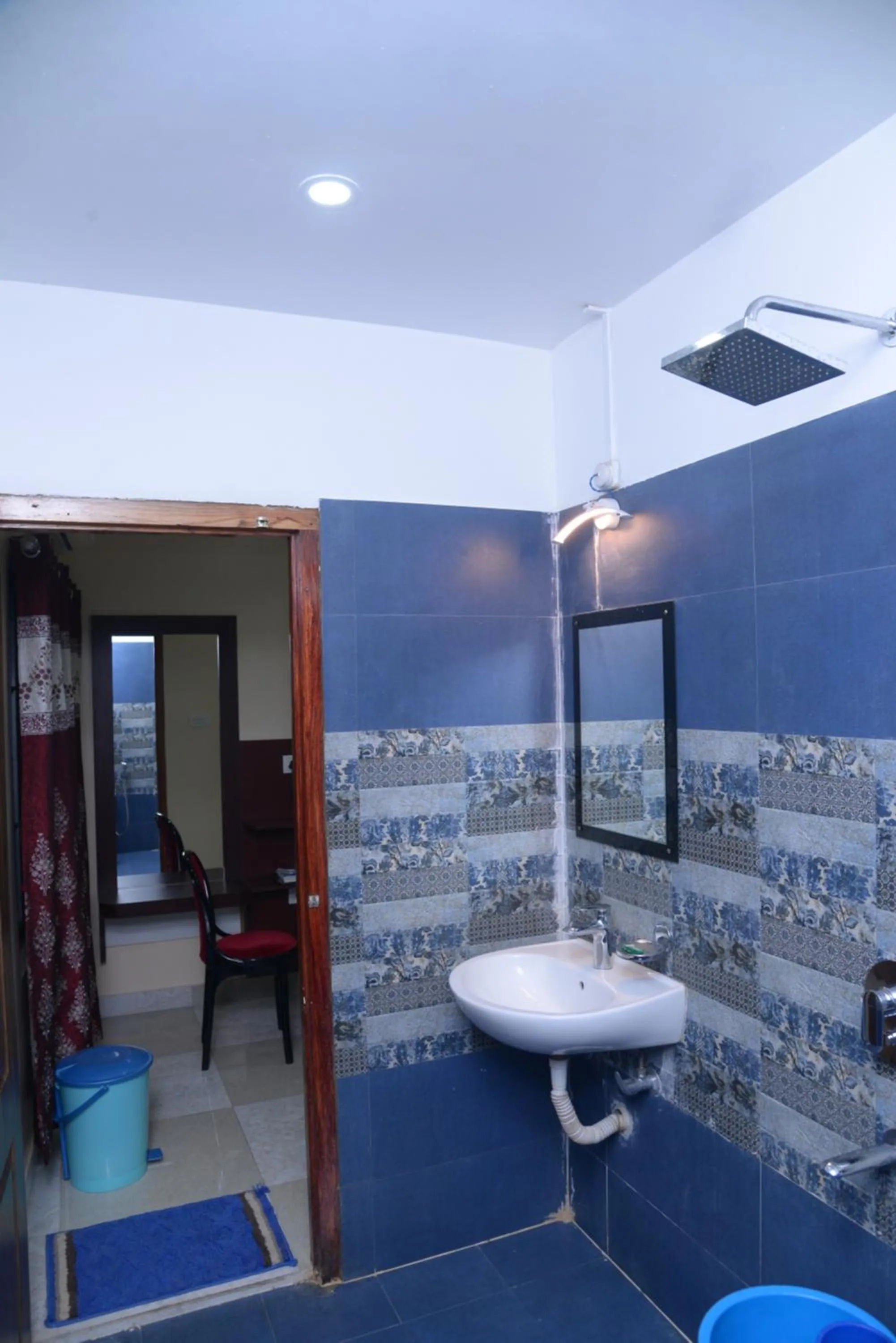 Bathroom in Deer Park Hometel