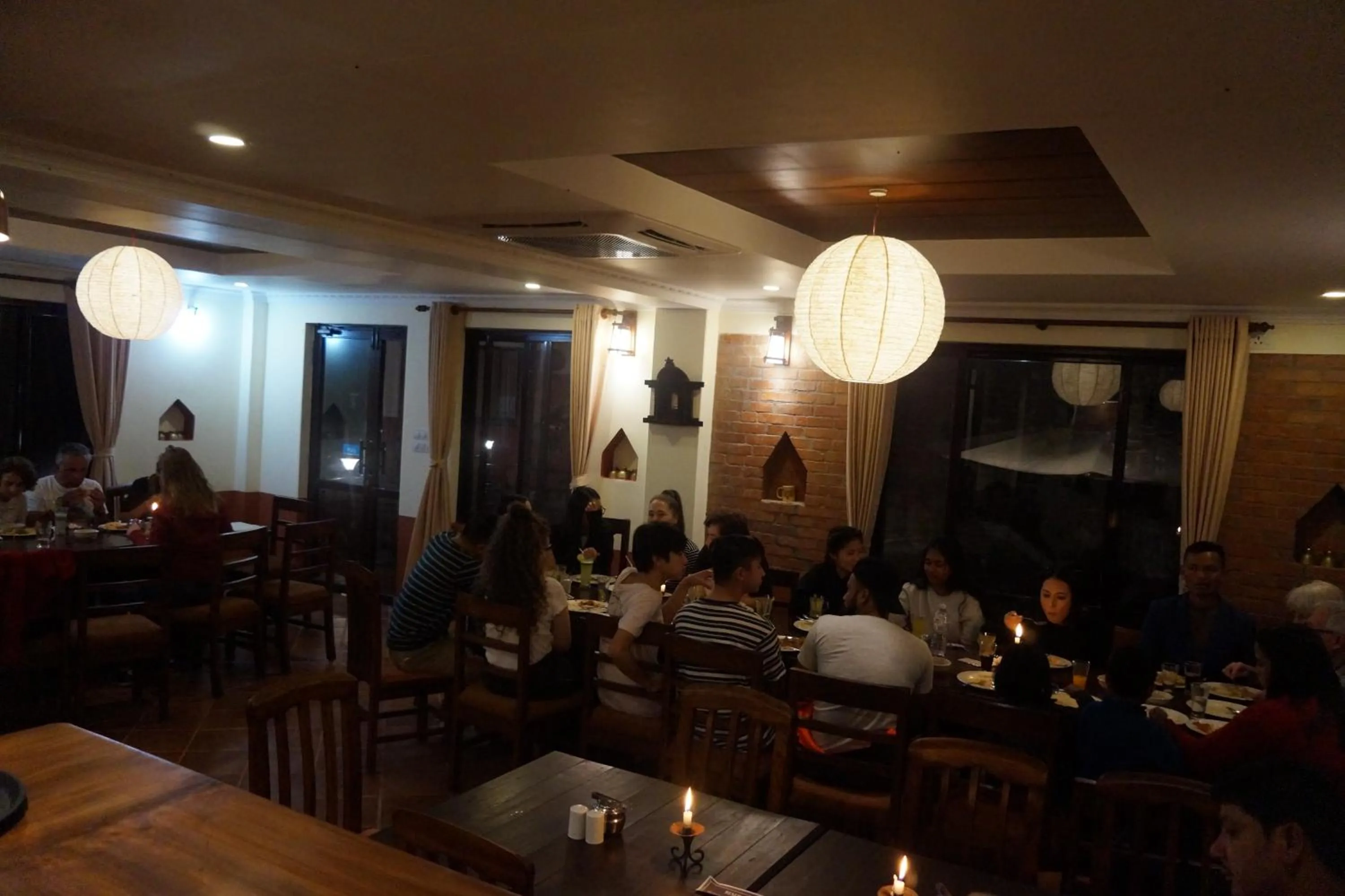 Restaurant/places to eat in Gaia Holiday Home