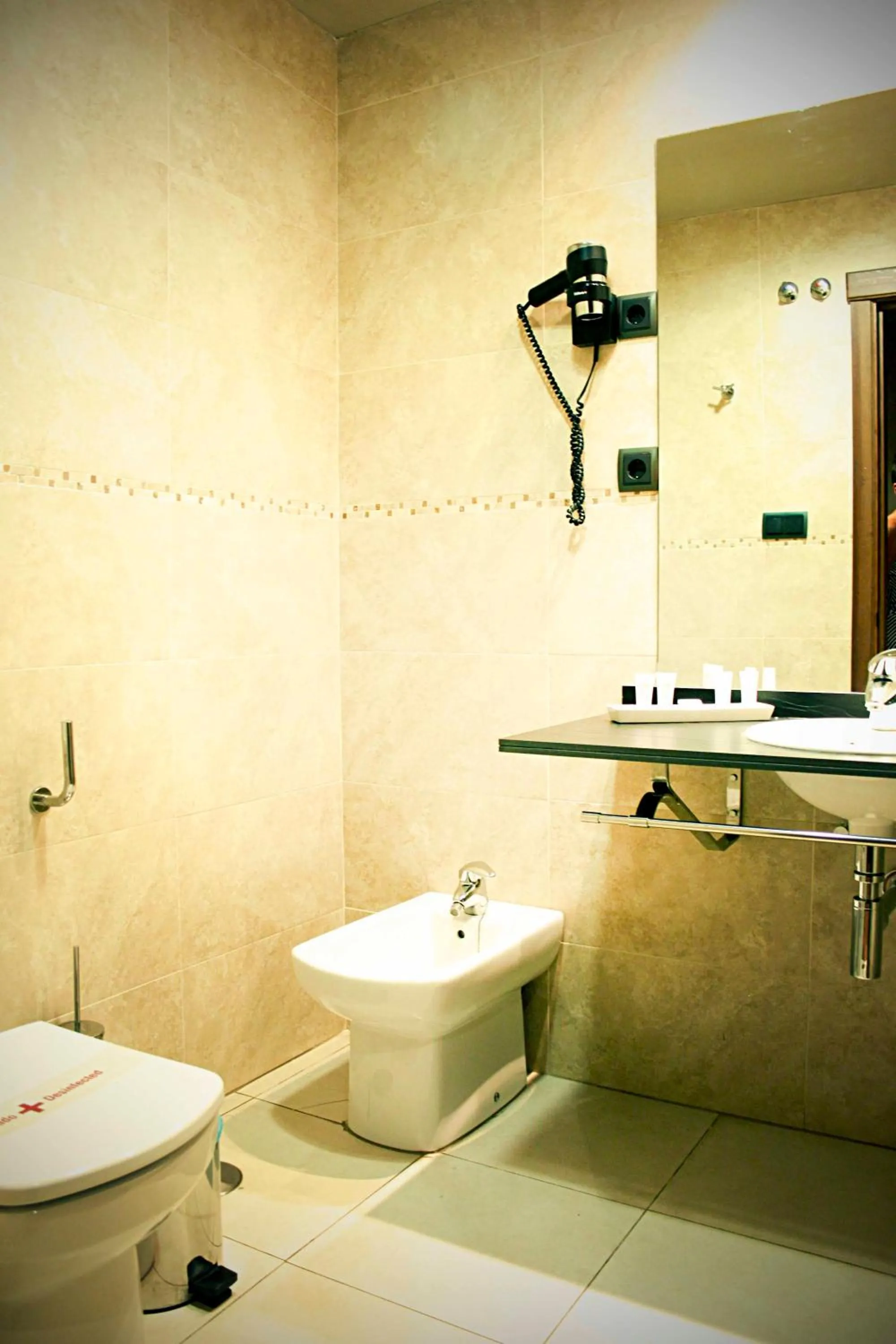 Shower in Hotel Zerbinetta