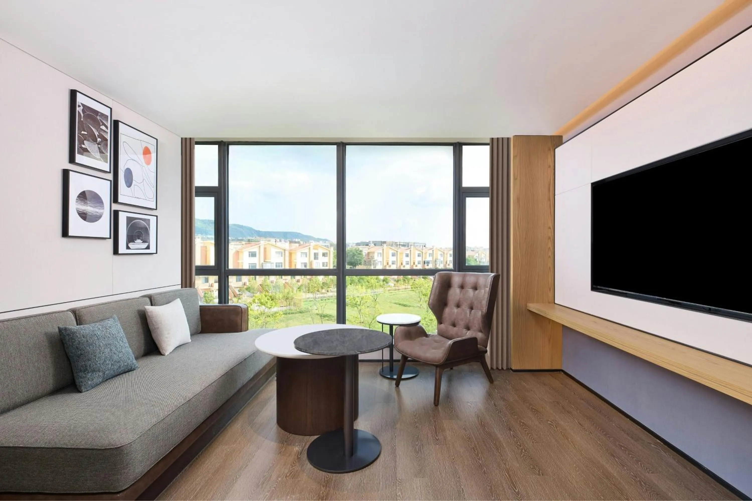 Living room in Four Points by Sheraton Kunming Changshui Airport