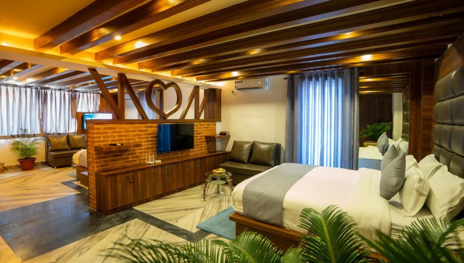 TV and multimedia in Kumari Star Inn