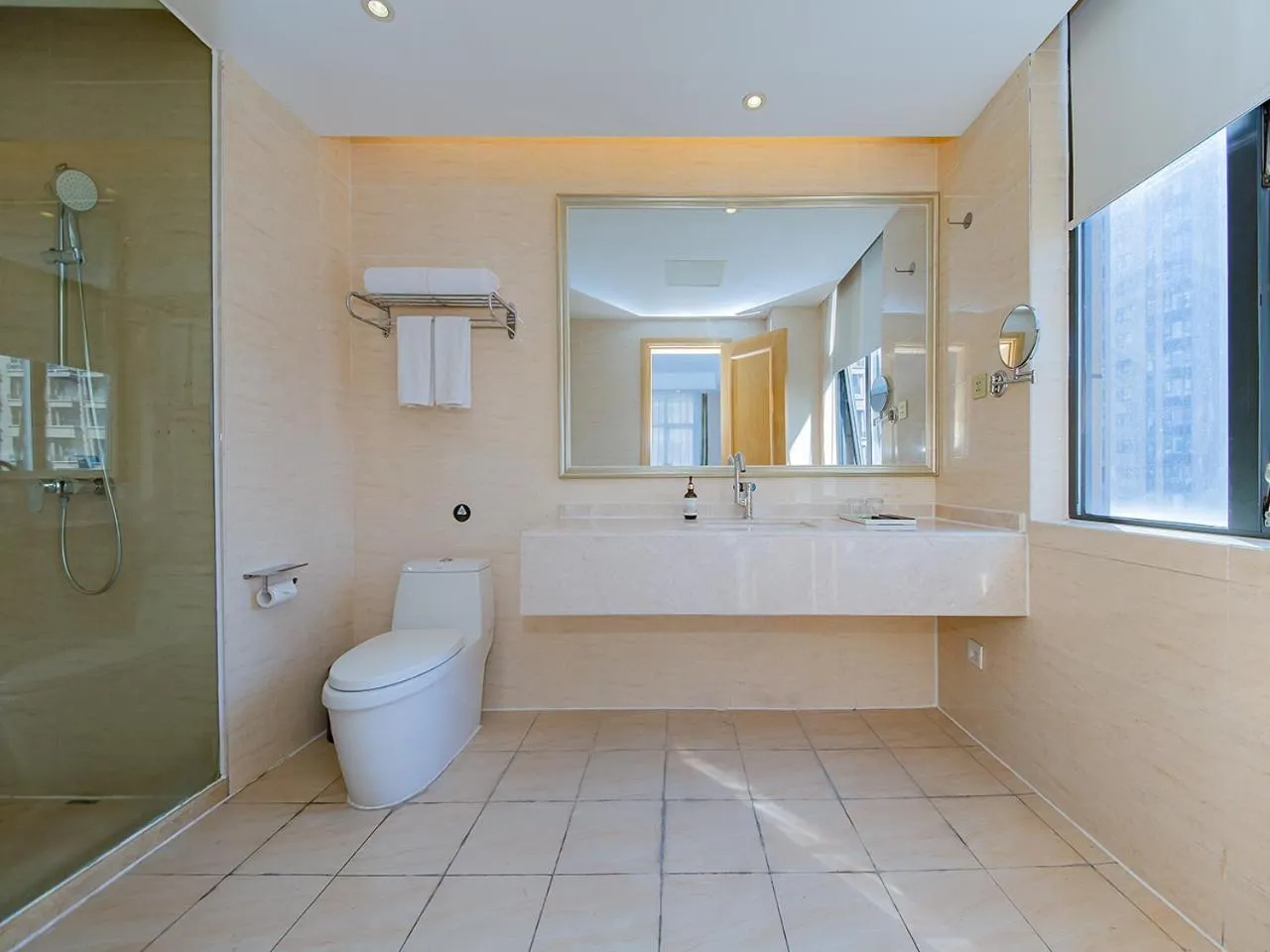 Vienna International Hotel Jingzhou New World