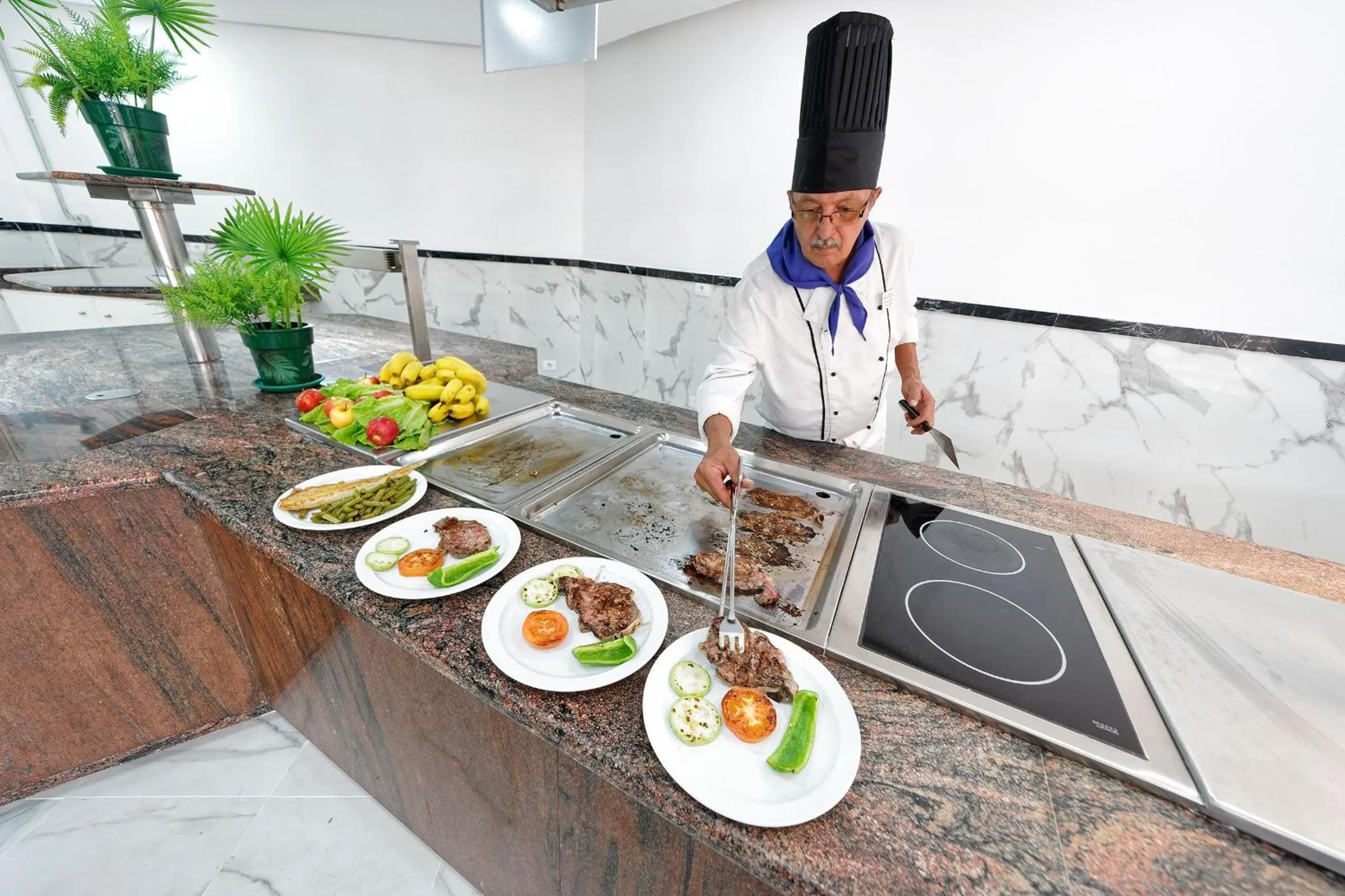 Food in Bungalows Maspalomas Oasis Club - All Inclusive.