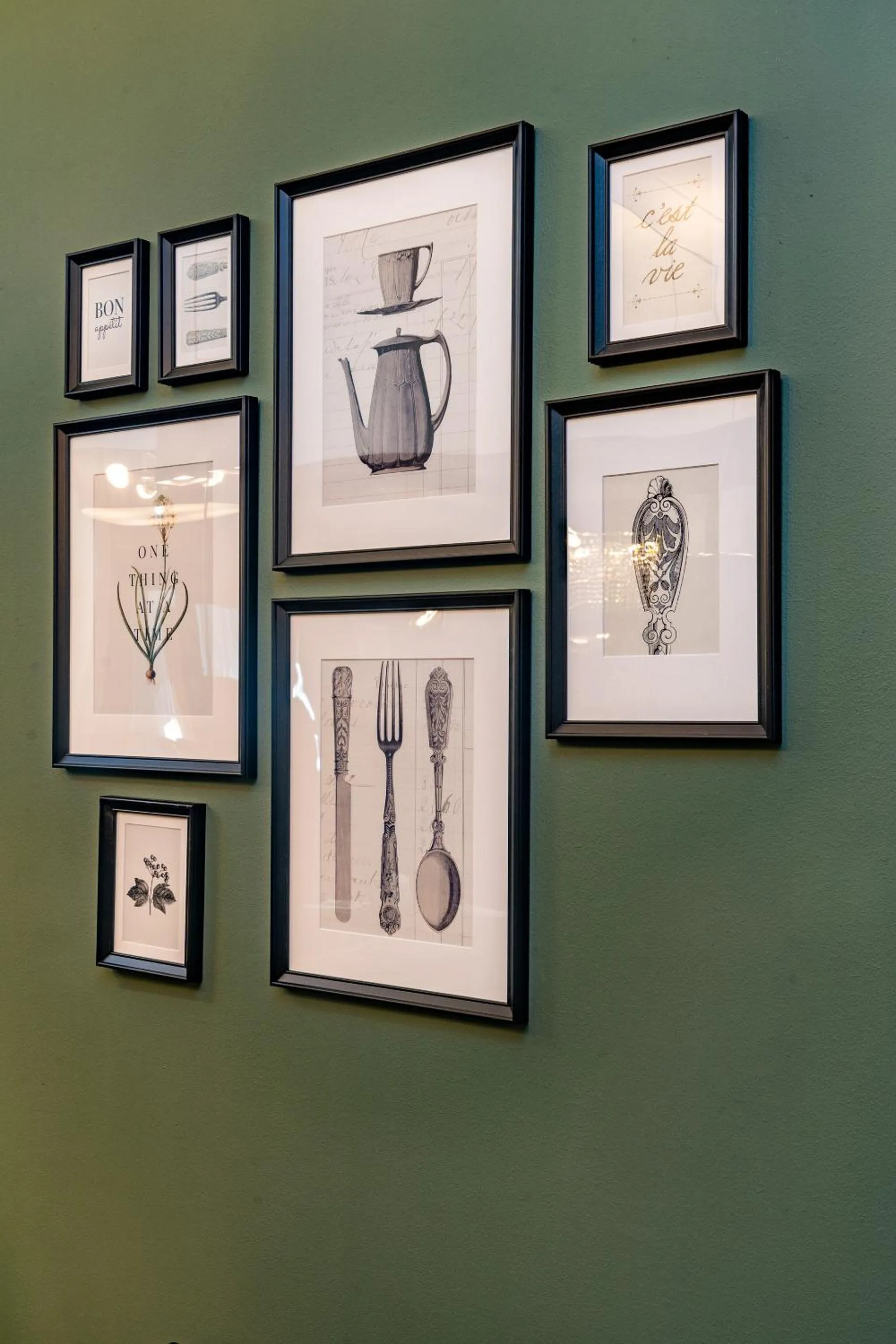 Dining area in Croft Court Hotel Free Parking