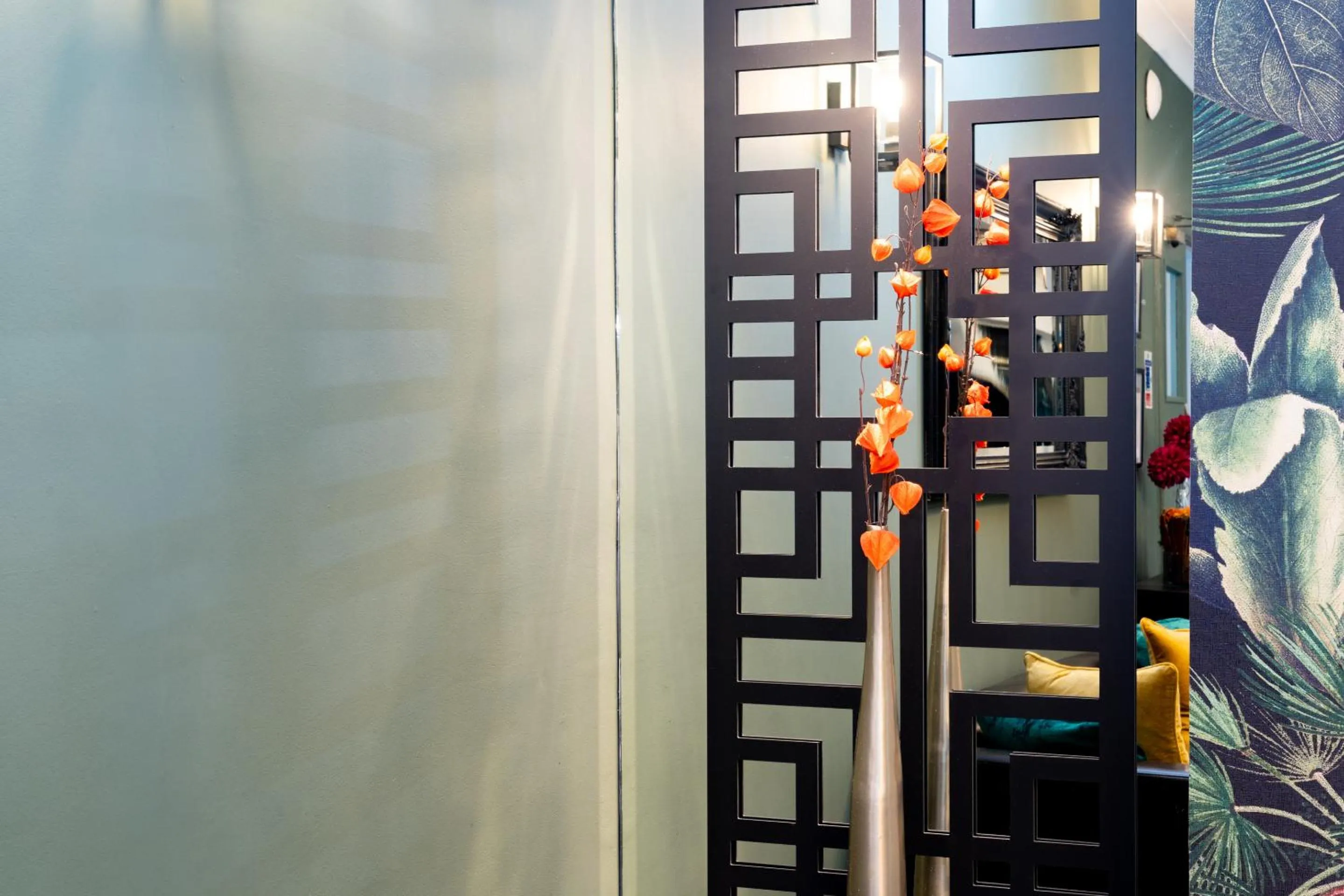 Living room in Croft Court Hotel Free Parking