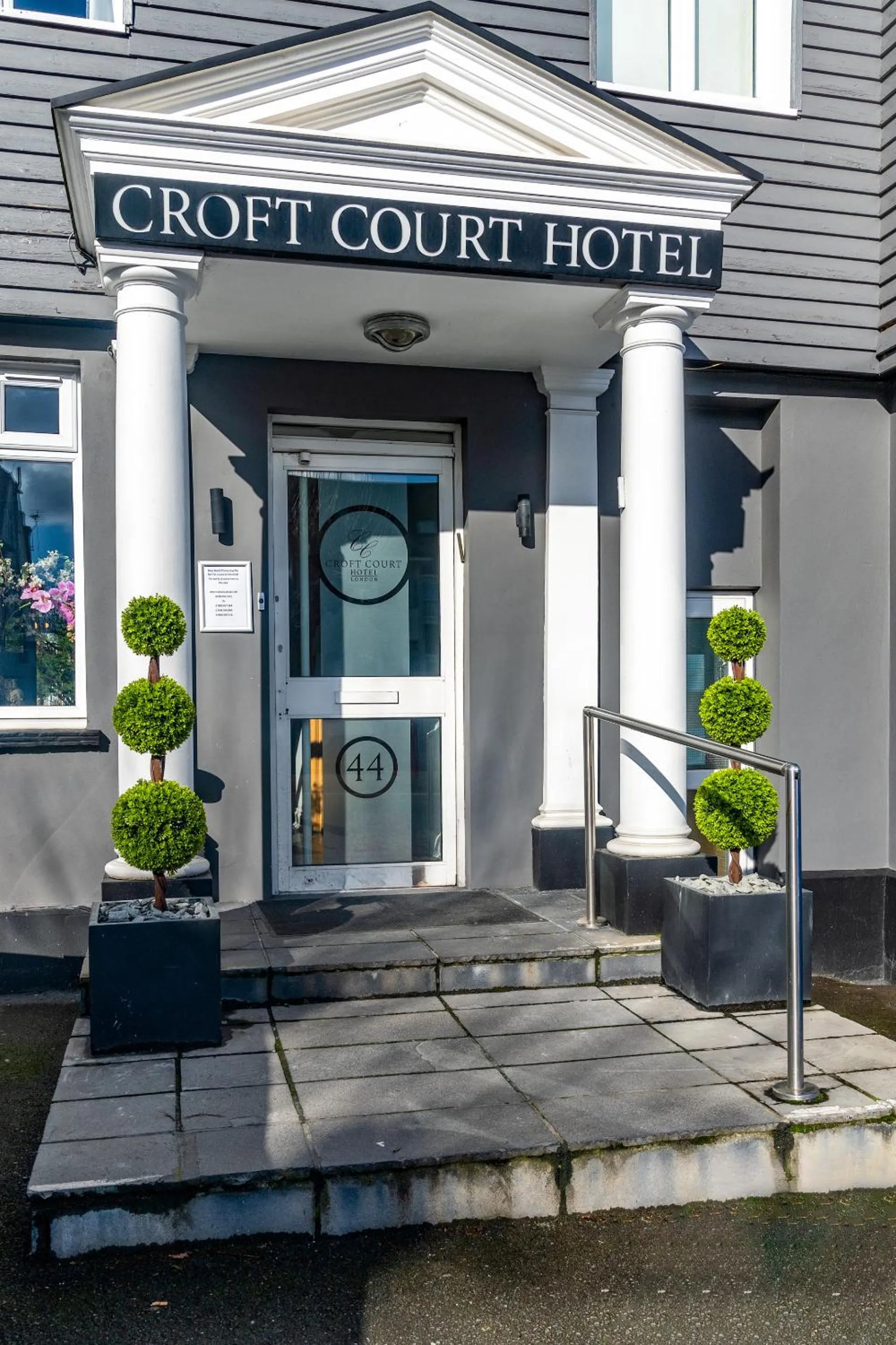 Property building in Croft Court Hotel Free Parking