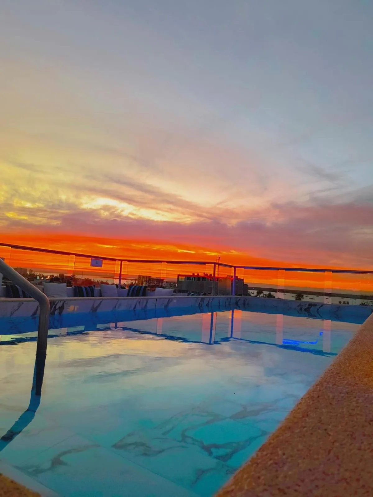 Swimming pool in Hotel HBlue Centro