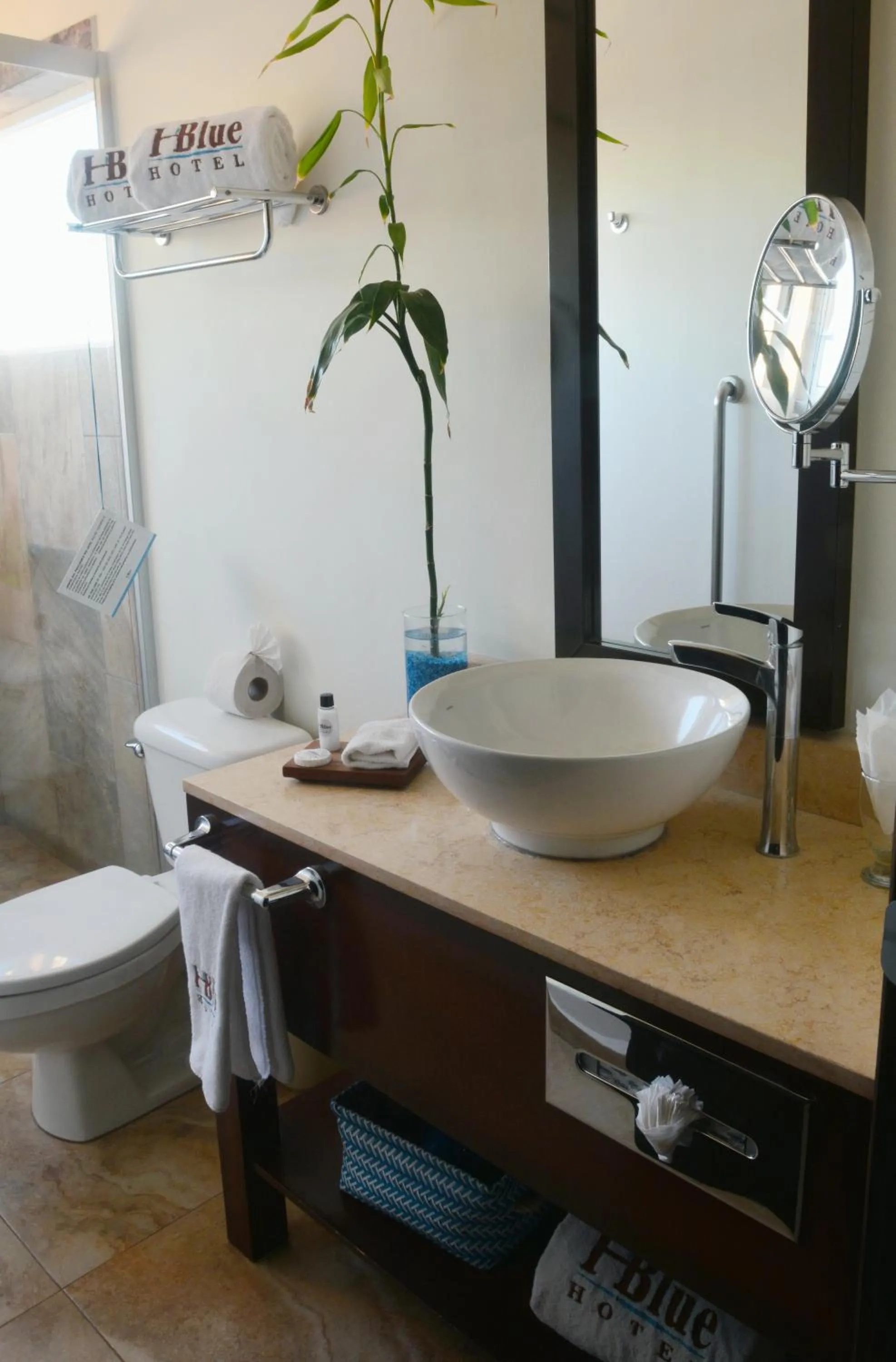 Toilet in Hotel HBlue Centro