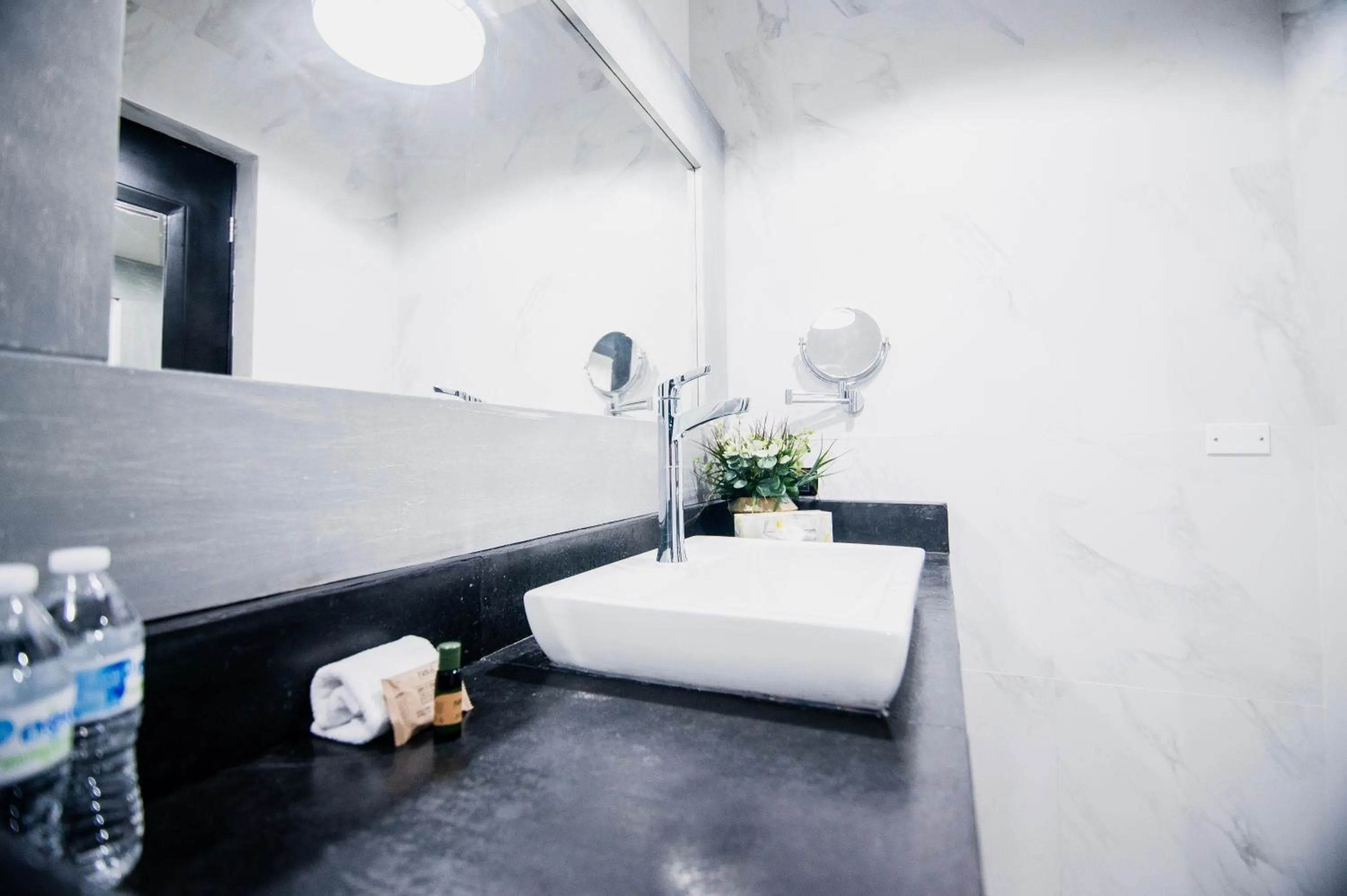 Bathroom in Hotel HBlue Centro