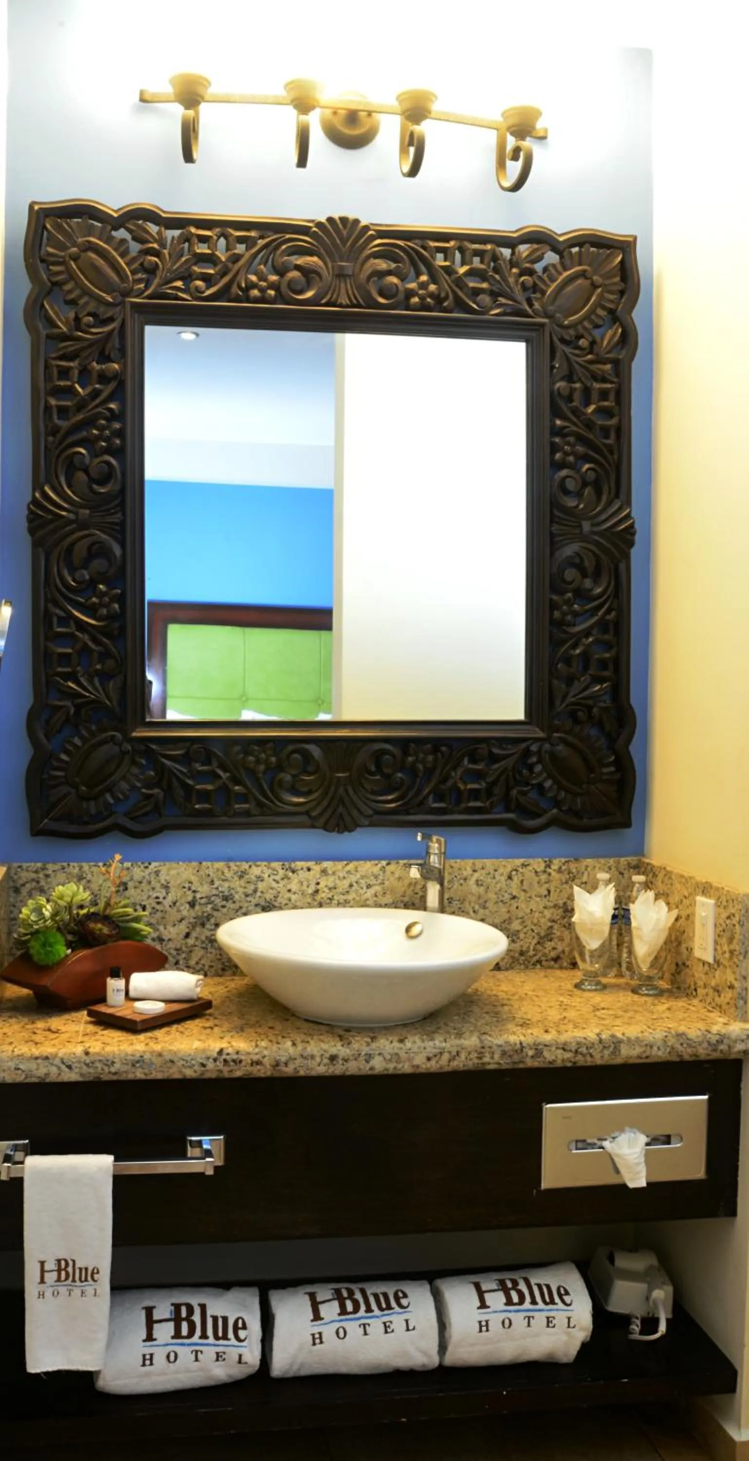 Bathroom in Hotel HBlue Centro