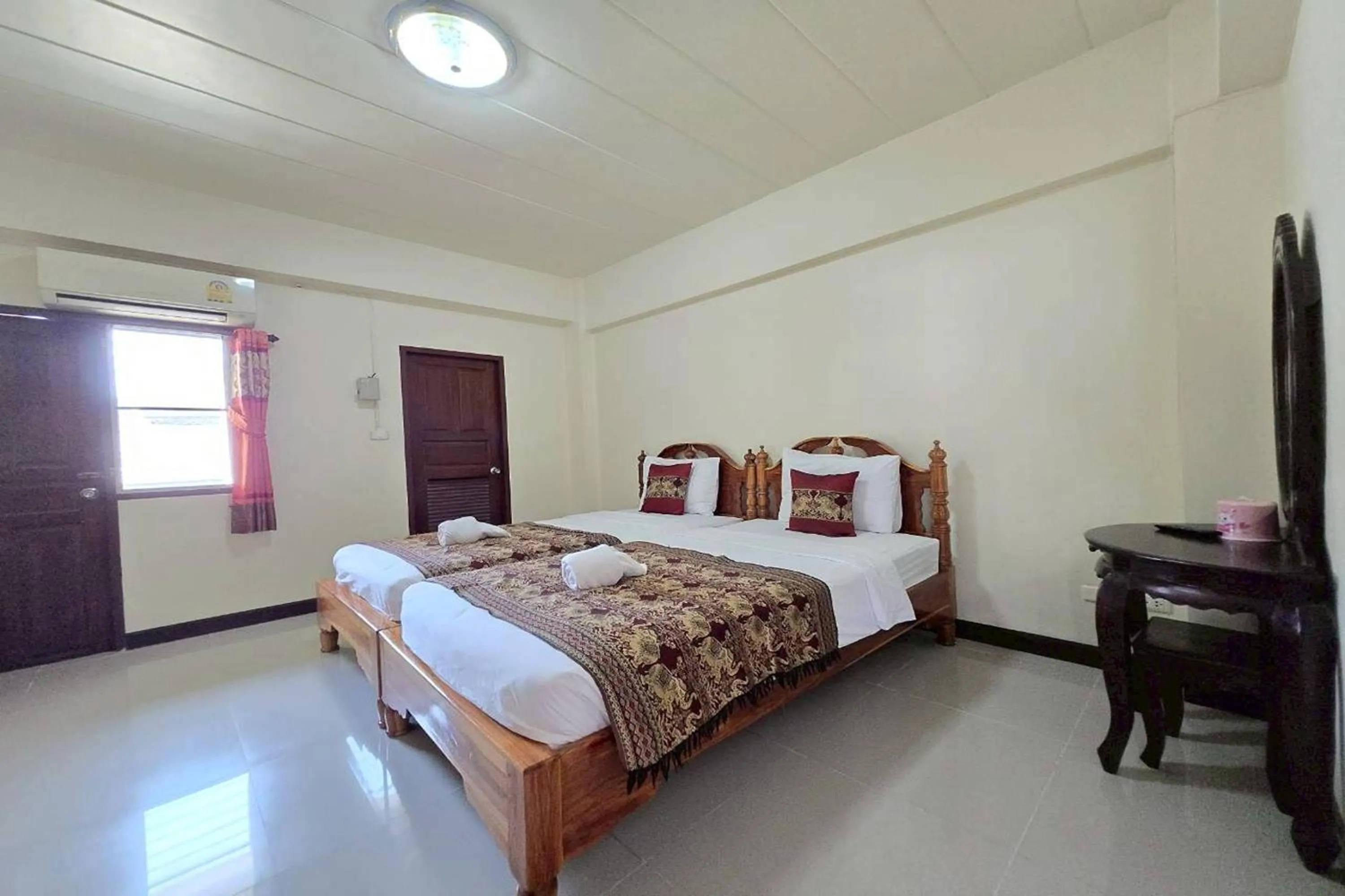 Photo of the whole room, Bed in Baan Sabai Guesthouse