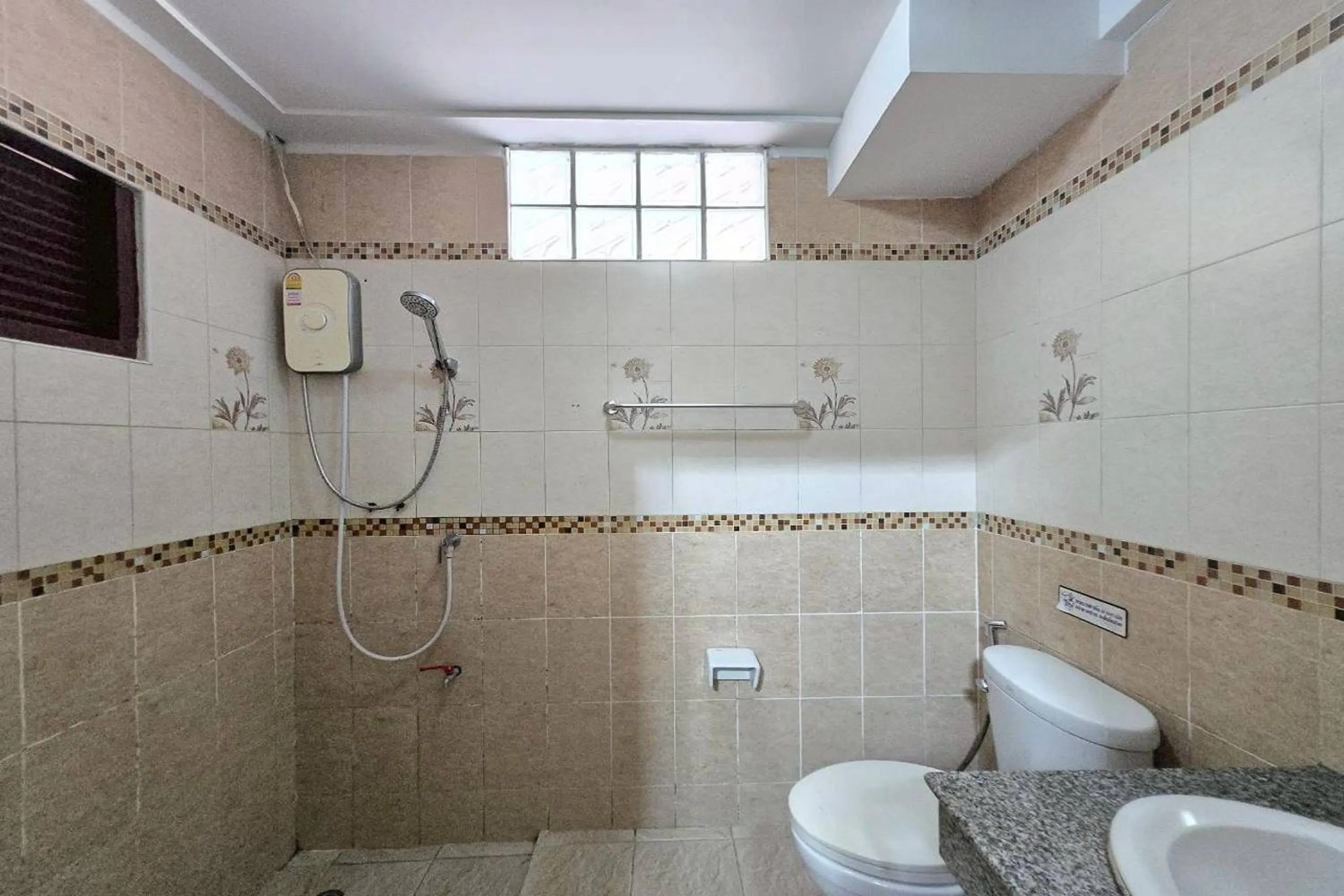 Bathroom in Baan Sabai Guesthouse