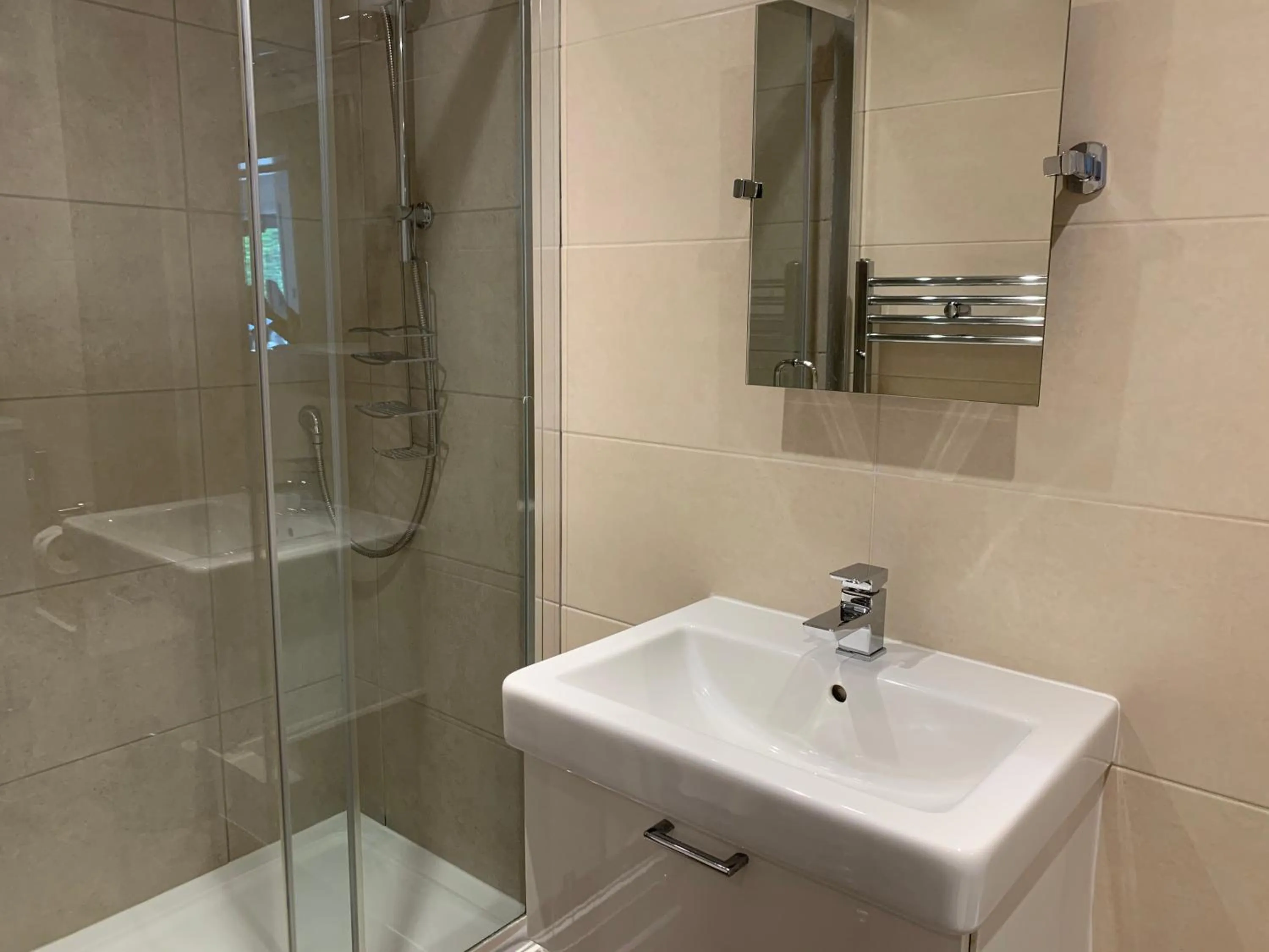 Shower in Badgemore Park