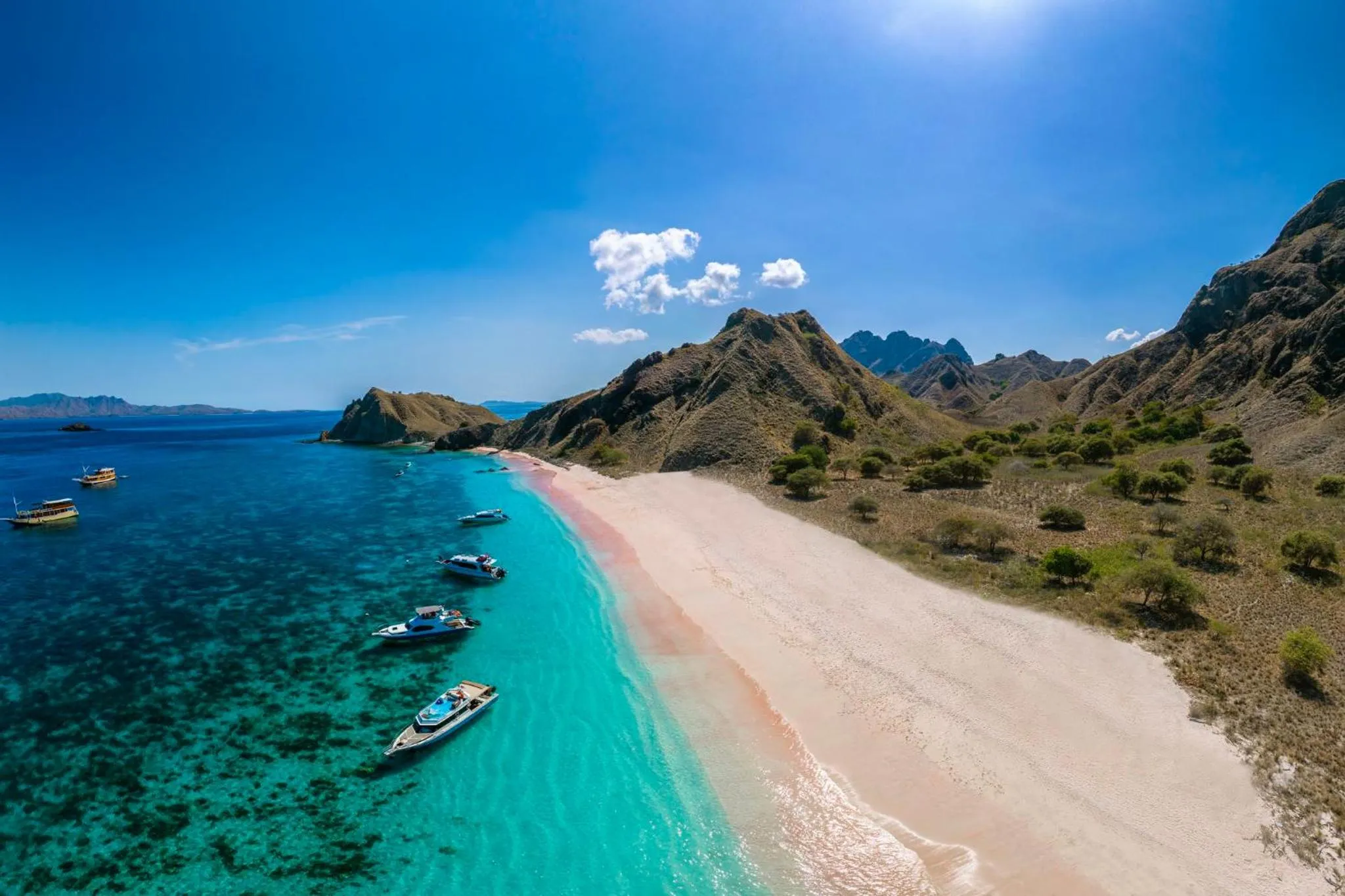 Area and facilities in Crowne Plaza Labuan Bajo by IHG