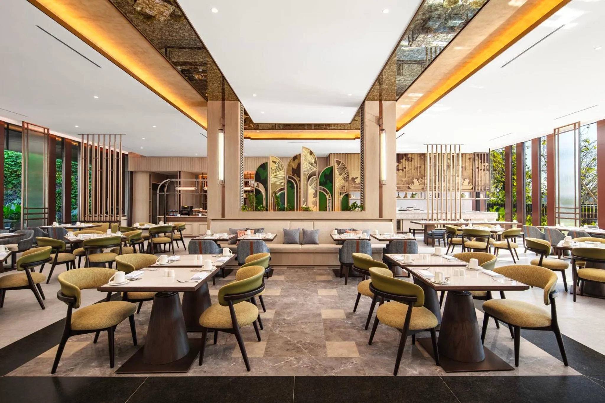 Restaurant/places to eat in Crowne Plaza Labuan Bajo by IHG