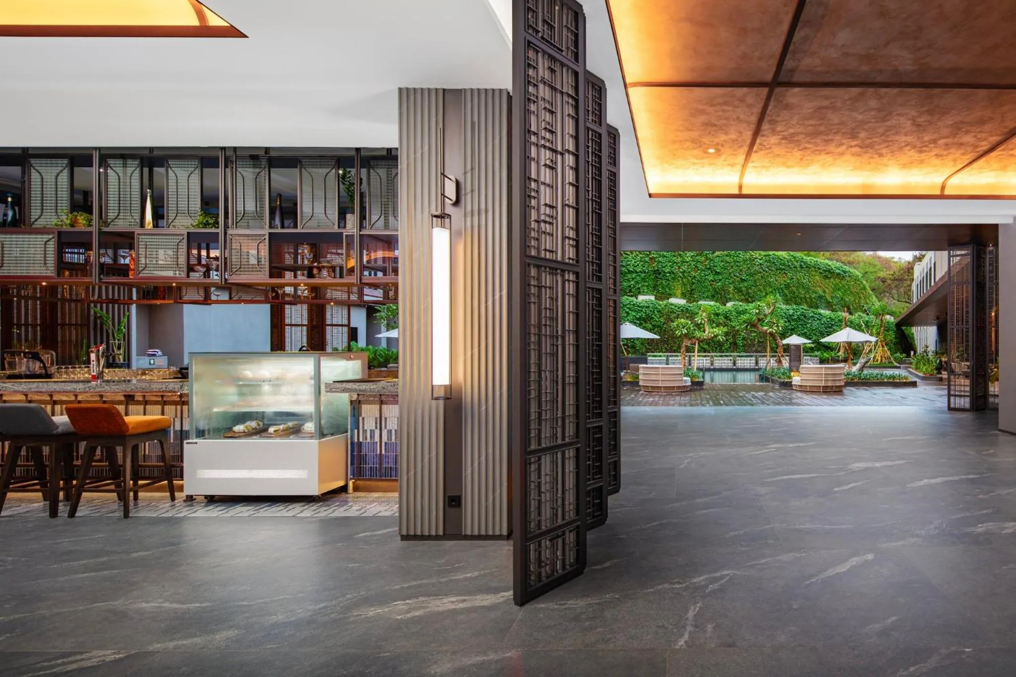 Lounge or bar in Crowne Plaza Labuan Bajo by IHG