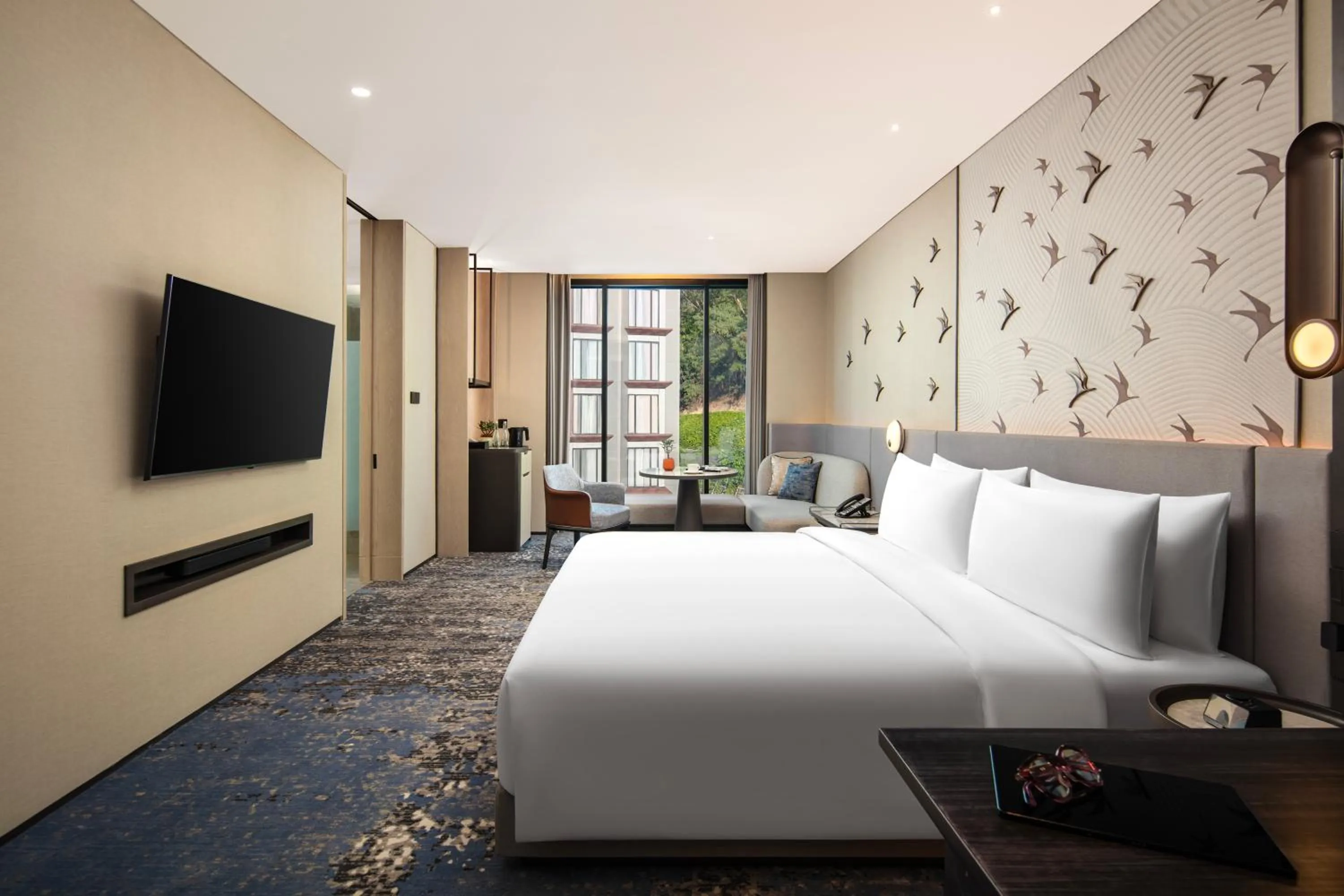 Bed in Crowne Plaza Labuan Bajo by IHG