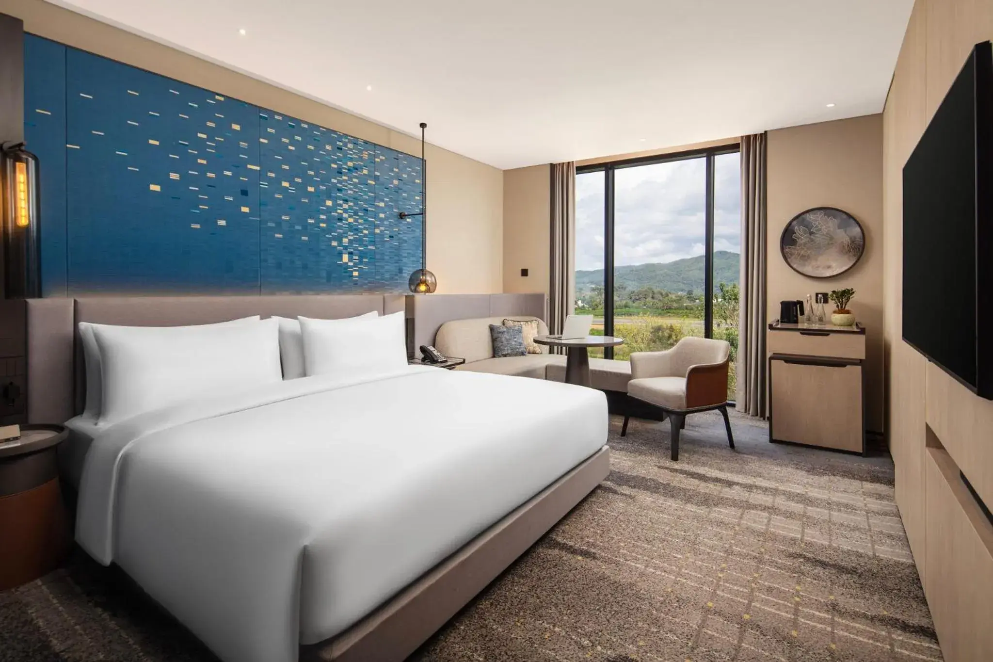 Standard King Room - Top Floor in Crowne Plaza Labuan Bajo by IHG Standard King Room - Top Floor in Crowne Plaza Labuan Bajo by IHG