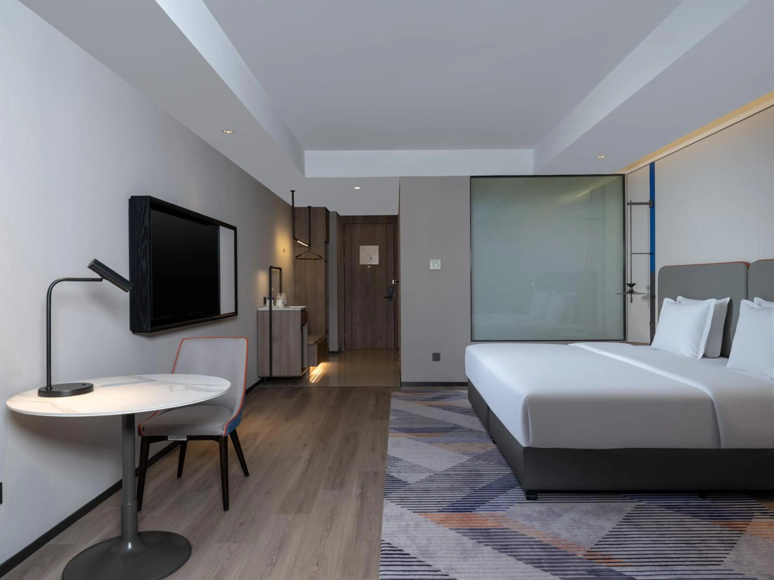 Photo of the whole room, Bed in Holiday Inn Express Wuxi Taihu by IHG