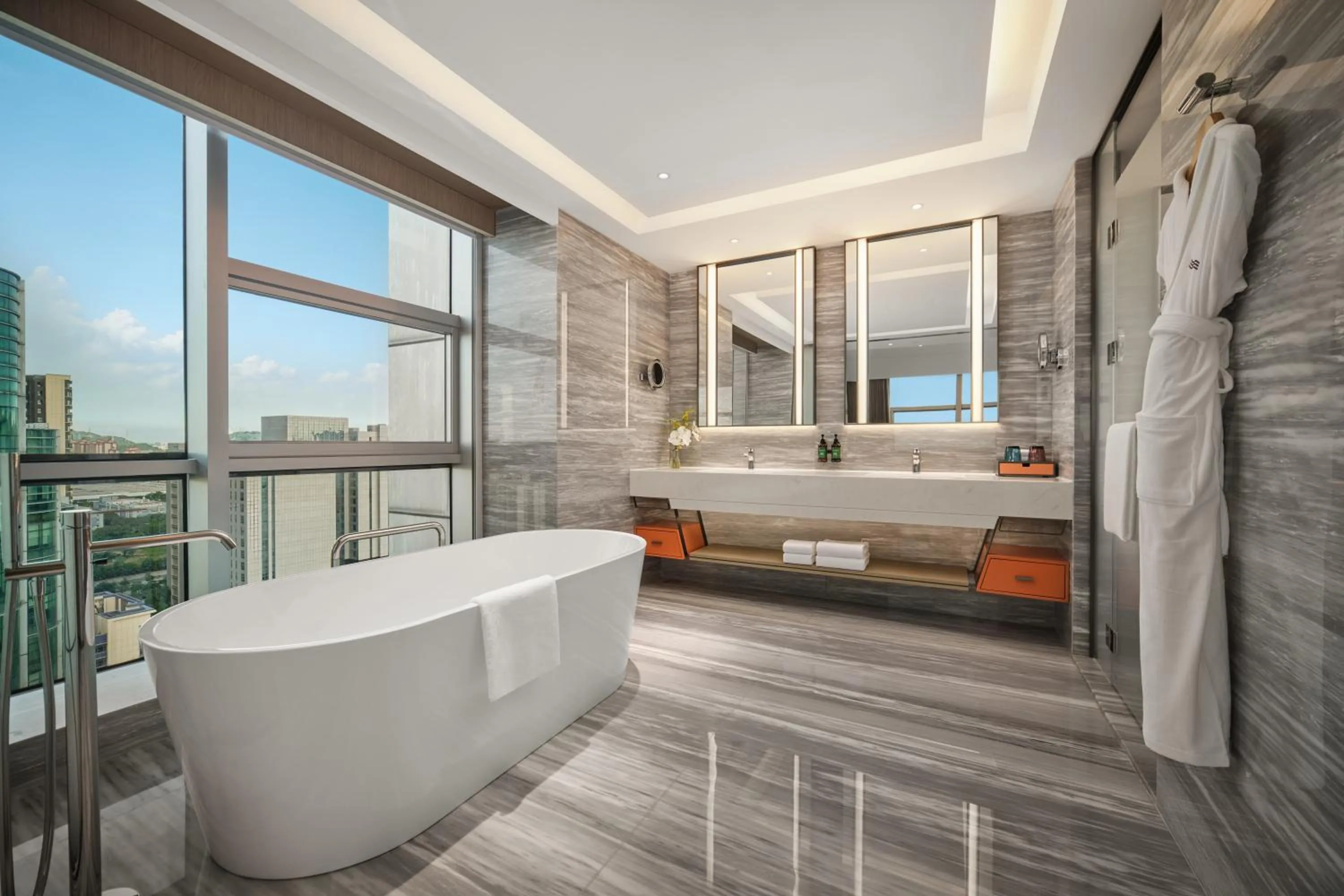 Bathroom in Crowne Plaza Zhongshan Torch High-tech Zone by IHG