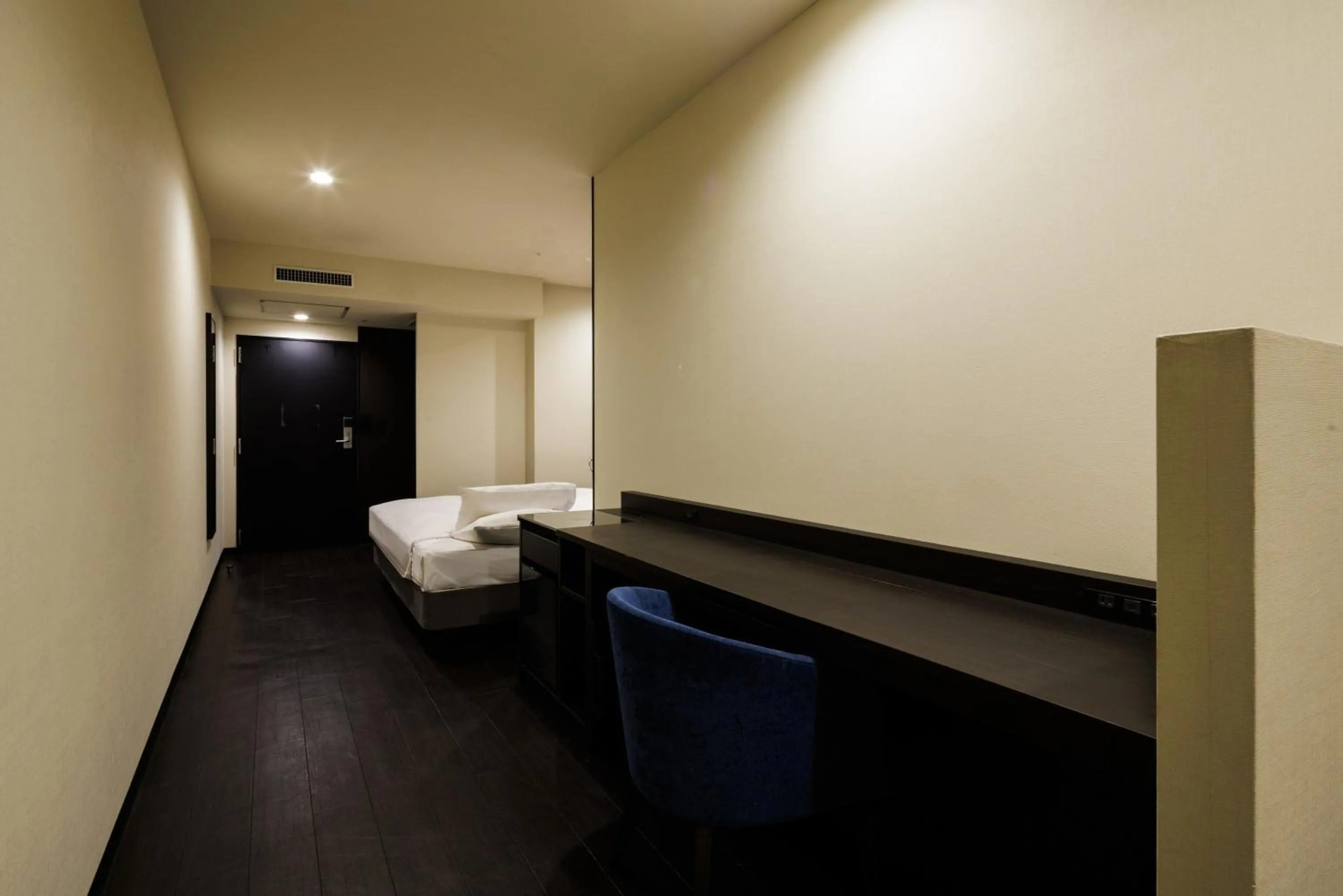 Photo of the whole room, Bed in HOTEL AMANEK Osaka Namba