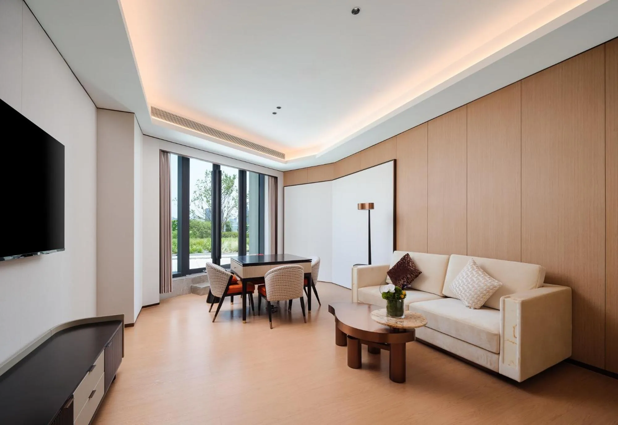 Evening entertainment in Pullman Chongqing Xiyue