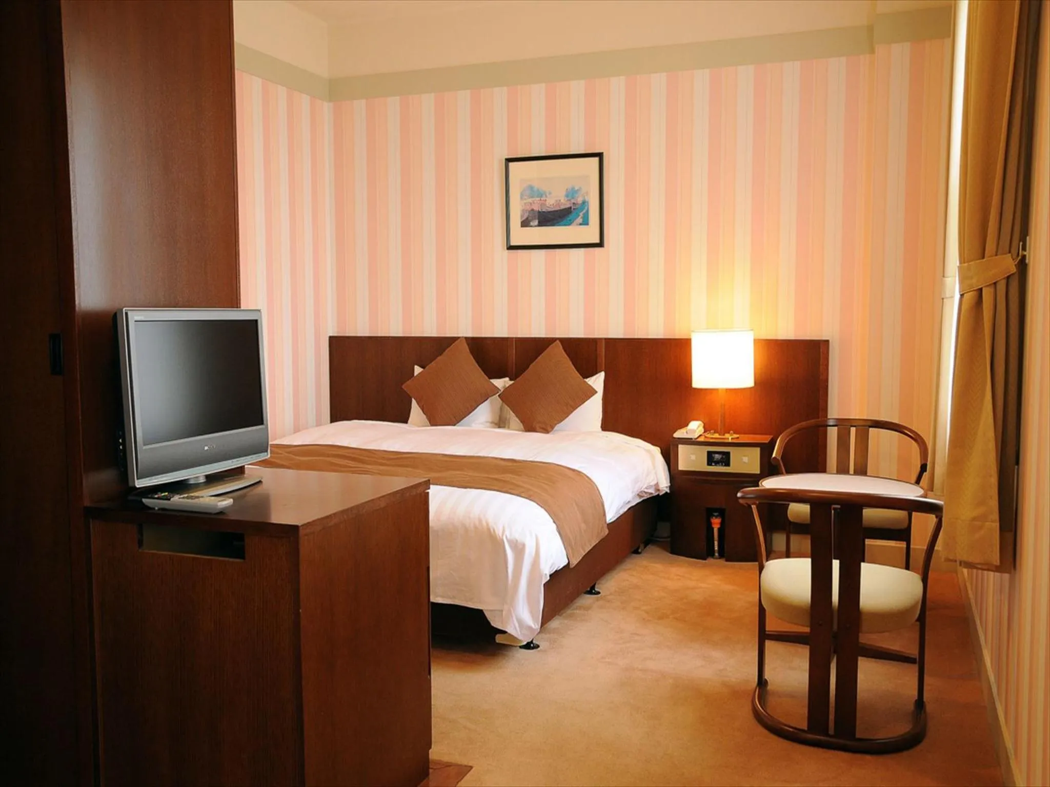 Photo of the whole room, Bed in Yugashima Golf Club & Hotel Resort