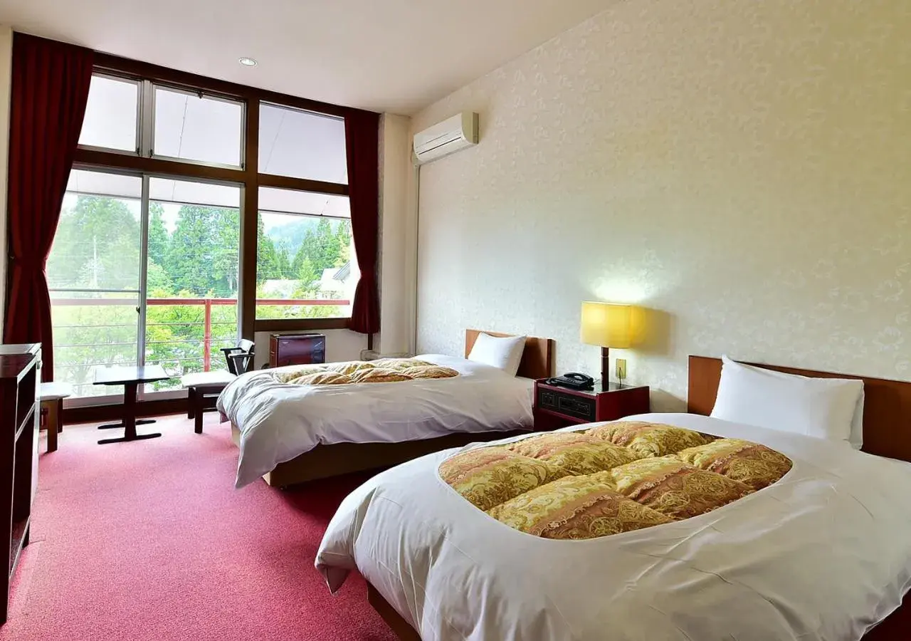 Twin Room with Shared Bathroom in 筋肉と自然と遊ぶ宿 田島館 Twin Room with Shared Bathroom in 筋肉と自然と遊ぶ宿 田島館