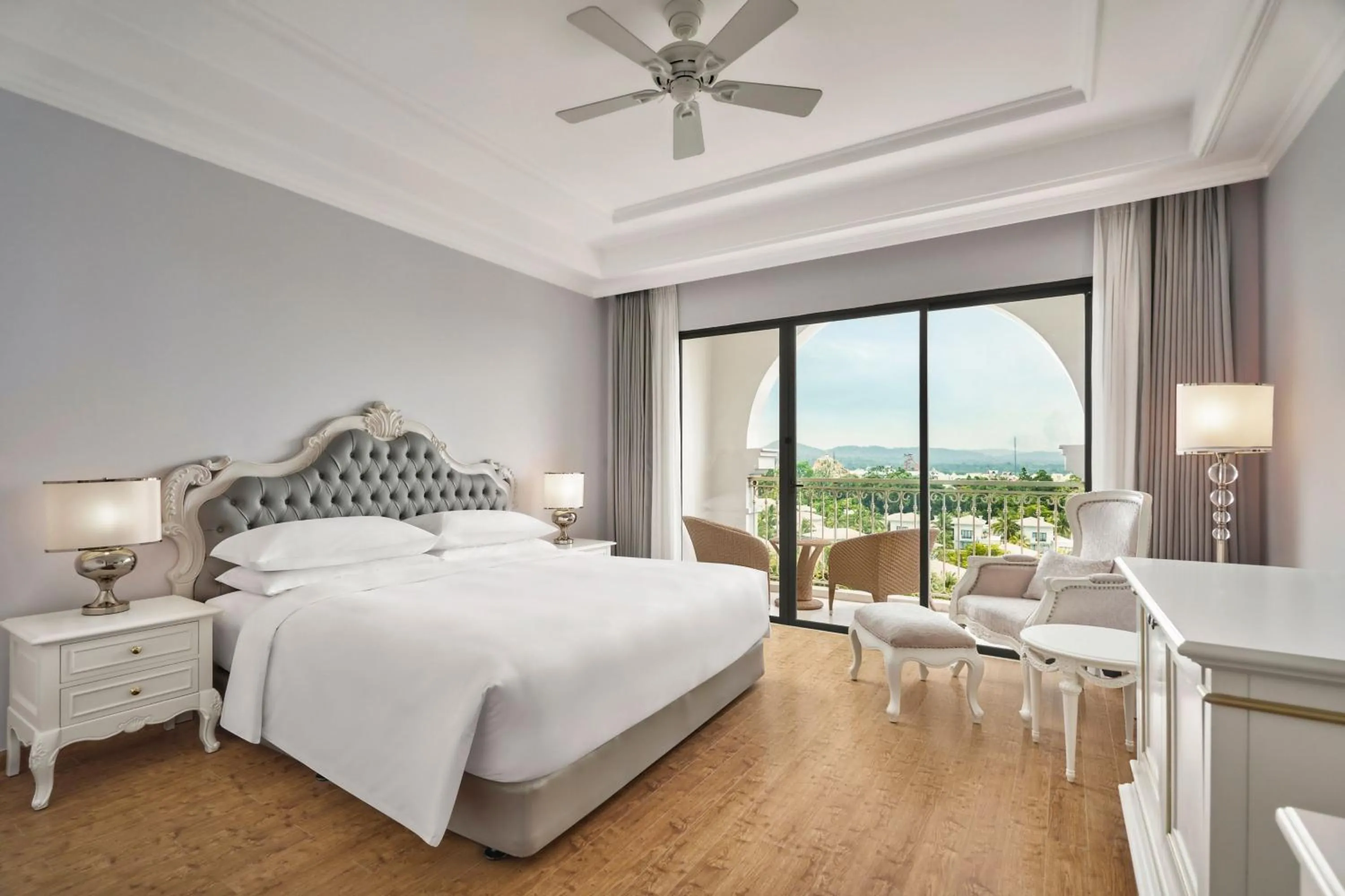 Photo of the whole room, Bed in Sheraton Phu Quoc Long Beach Resort