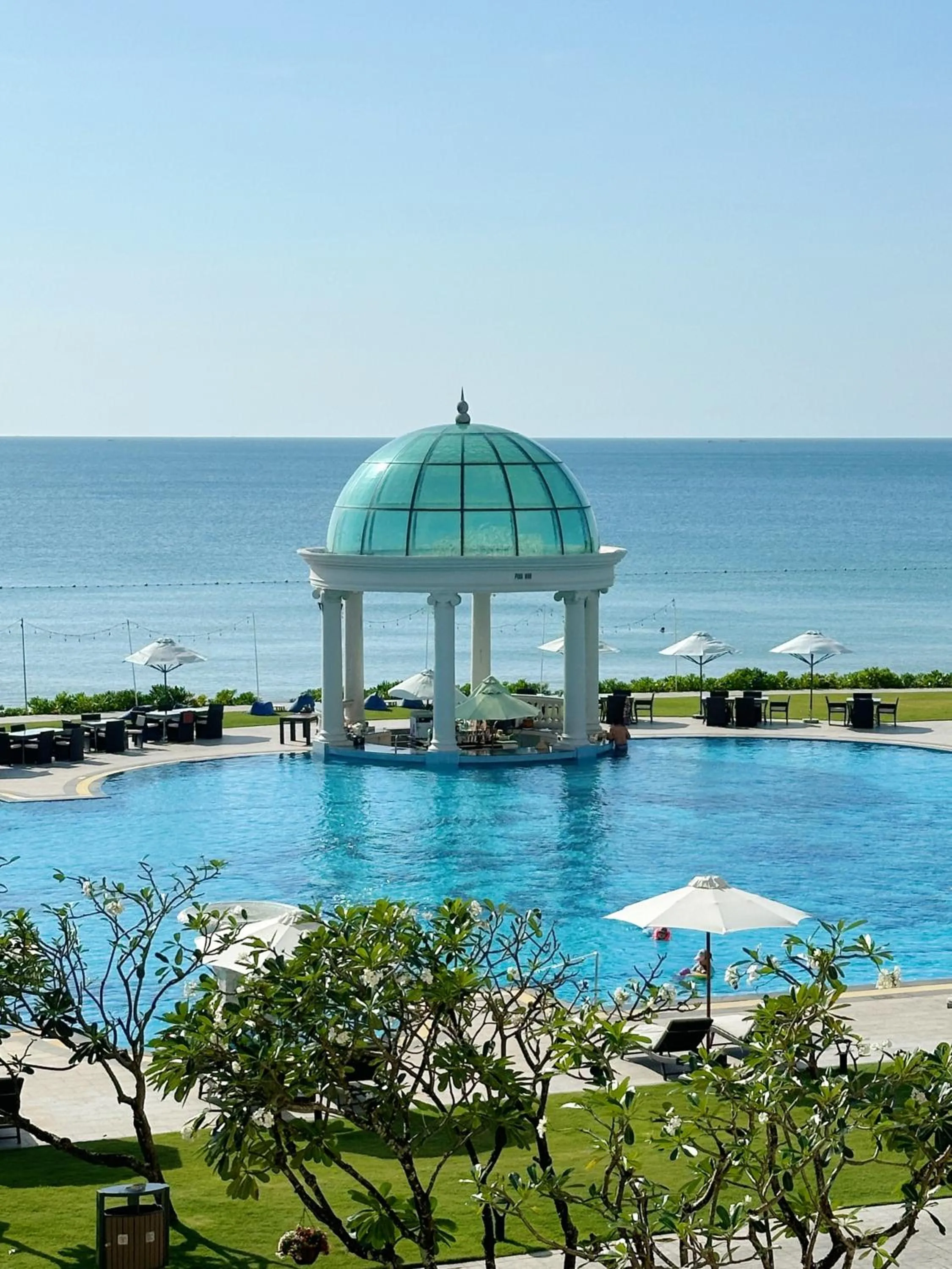 Pool view in Sheraton Phu Quoc Long Beach Resort