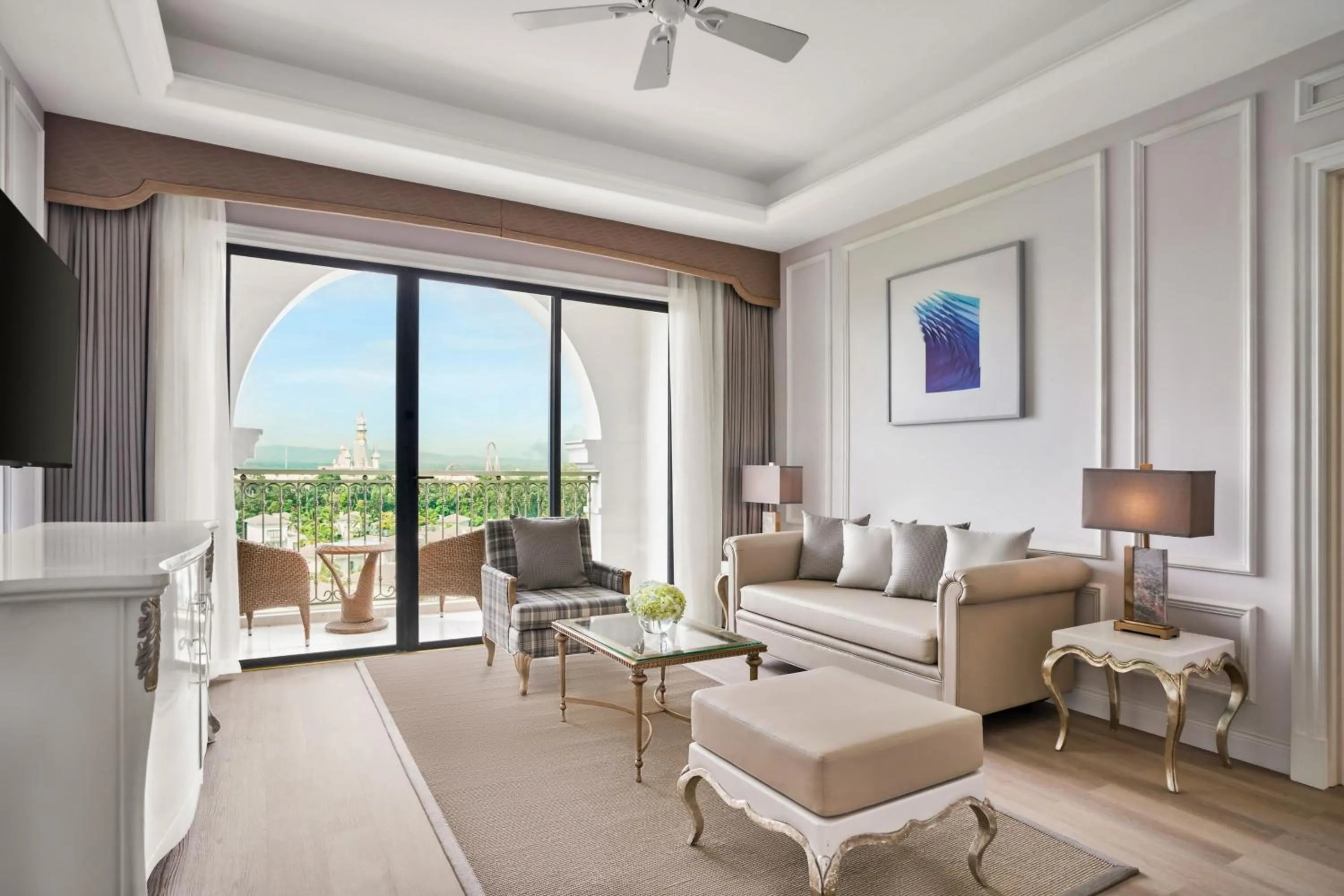 Living room in Sheraton Phu Quoc Long Beach Resort