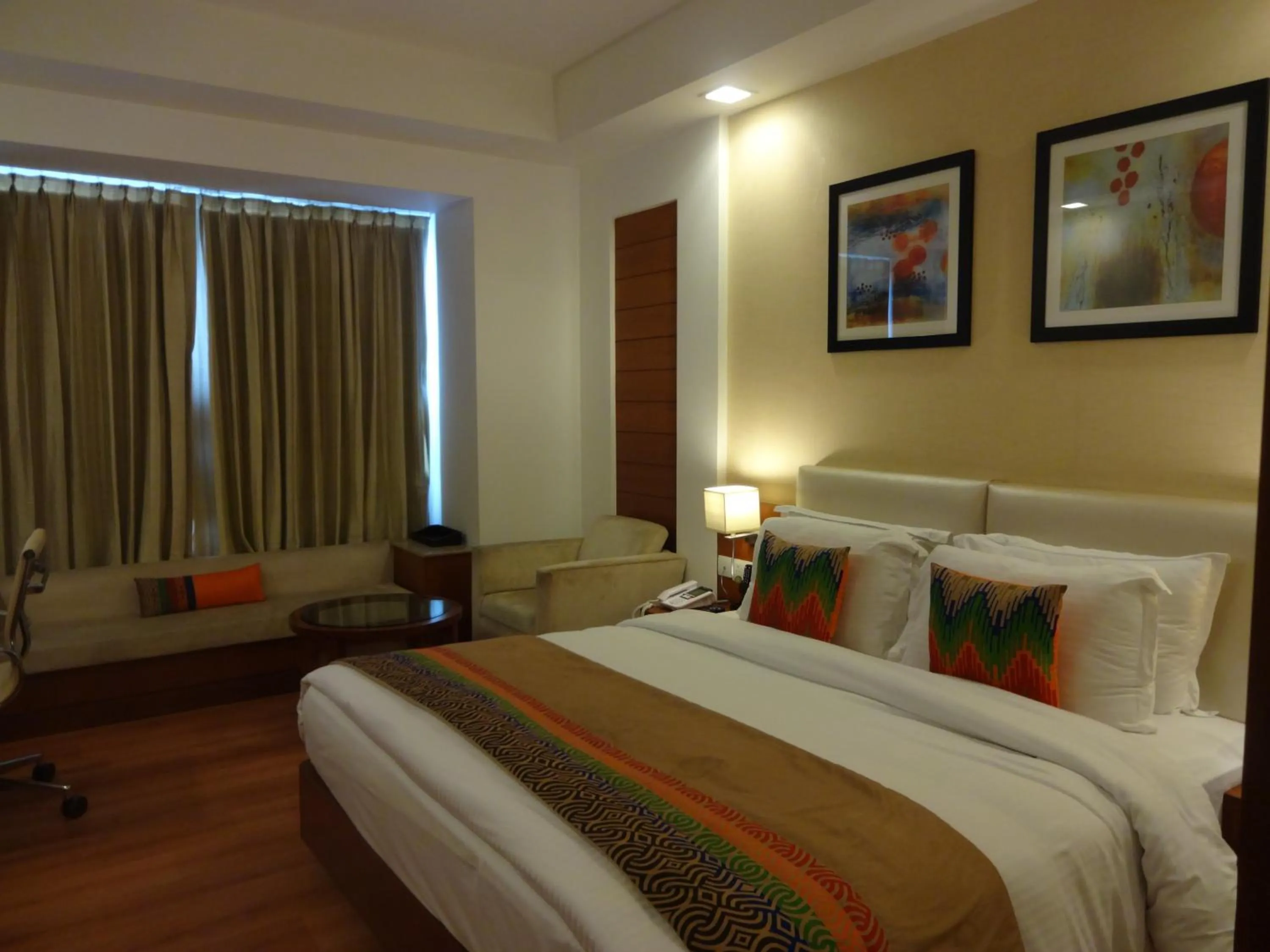 Photo of the whole room, Bed in Fortune Park Orange, Sidhrawali, Gurugram - Member ITC Hotels' Group